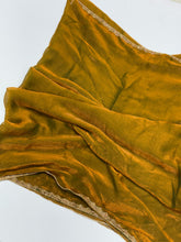 Load image into Gallery viewer, New Partywear Frandy Crush Silk Katdana Moti Lace Border Work Fancy Designer Saree With Blouse