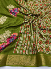 Load image into Gallery viewer, Magnetic Function Wear Pure Silk Rich Pallu n Mirror Work Designer Saree With Blouse Piece