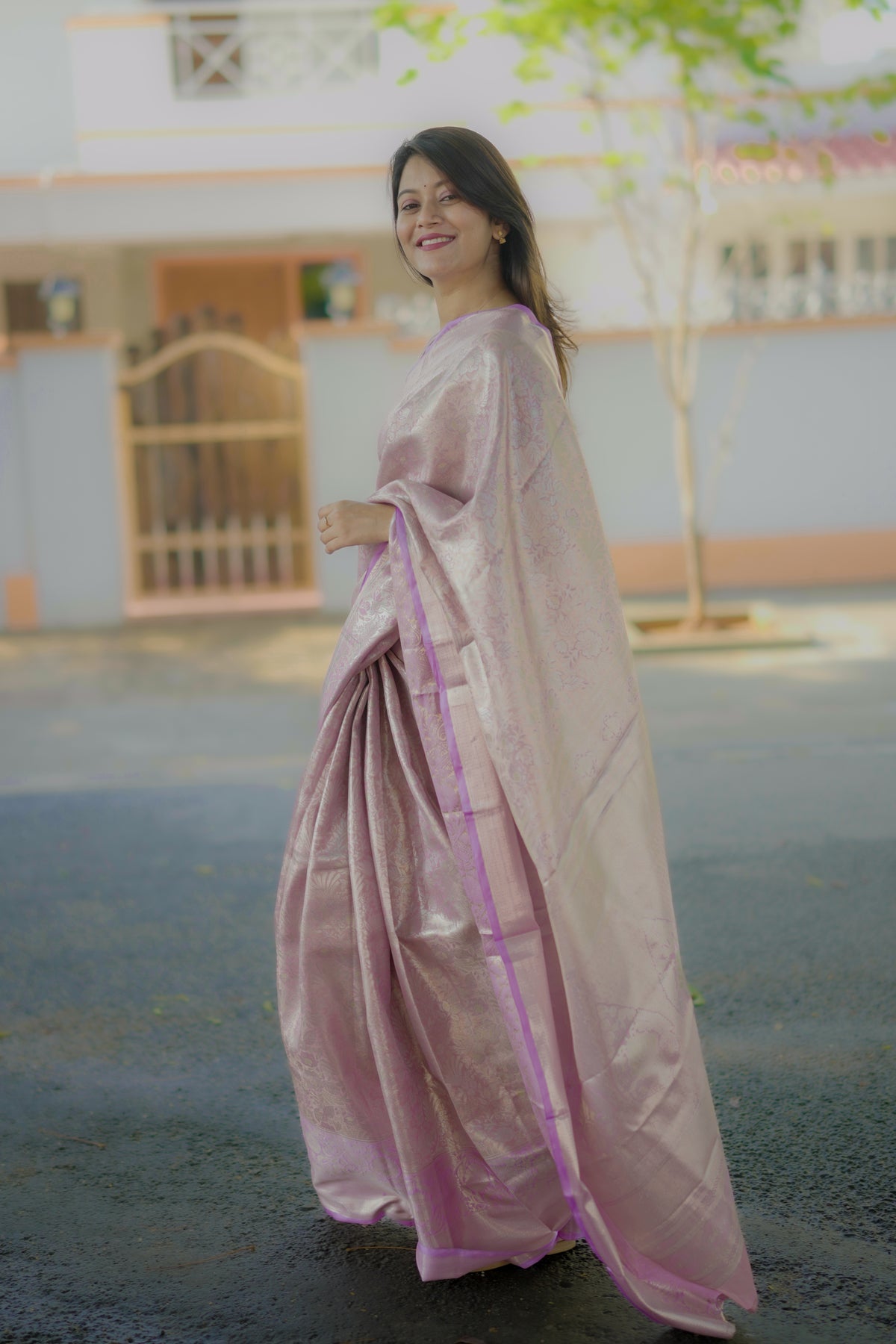 Lustrous Wedding Wear Jacquard Zari Weaving Work Kanchipuram Silk Saree With Flaunt Blouse Piece
