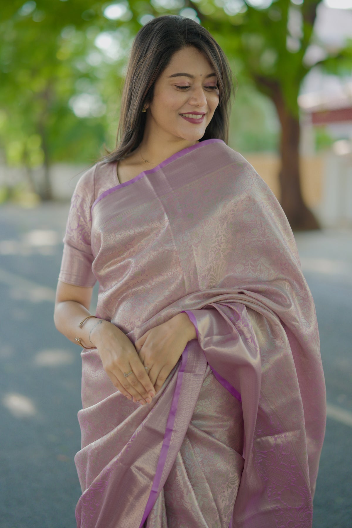 Lustrous Wedding Wear Jacquard Zari Weaving Work Kanchipuram Silk Saree With Flaunt Blouse Piece