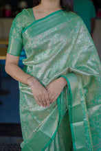 Load image into Gallery viewer, Lustrous Wedding Wear Jacquard Zari Weaving Work Kanchipuram Silk Saree With Flaunt Blouse Piece
