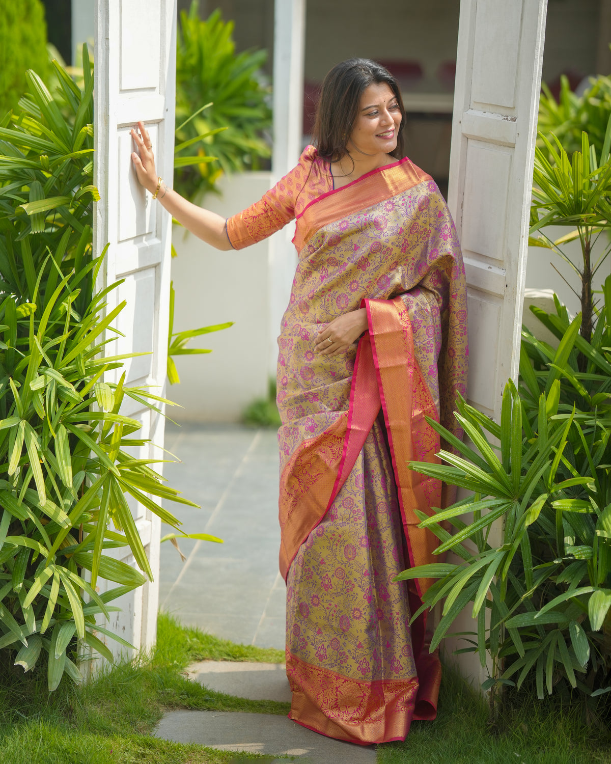 Admirable Function Wear Jacquard Zari Weaving Work Kanjivaram Silk Saree With Ephemeral Blouse Piece