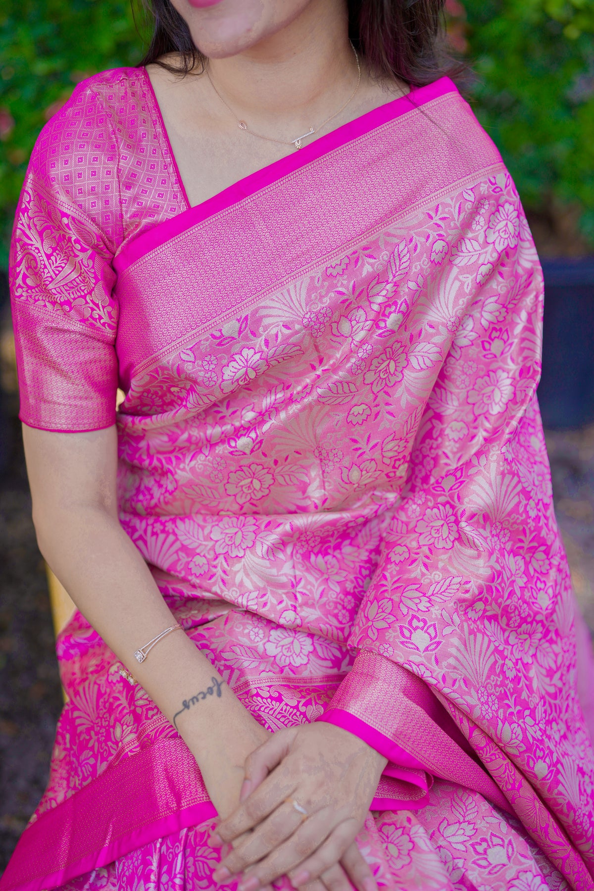 Lustrous Wedding Wear Jacquard Zari Weaving Work Kanchipuram Silk Saree With Flaunt Blouse Piece