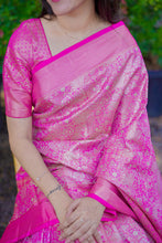 Load image into Gallery viewer, Lustrous Wedding Wear Jacquard Zari Weaving Work Kanchipuram Silk Saree With Flaunt Blouse Piece
