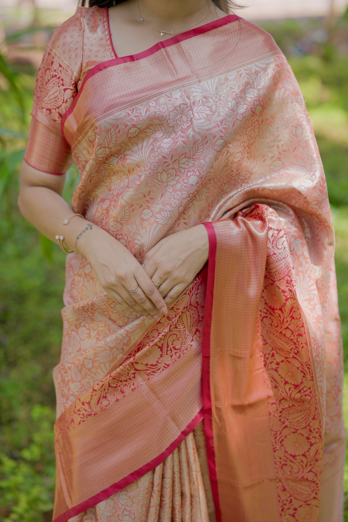 Lustrous Wedding Wear Jacquard Zari Weaving Work Kanchipuram Silk Saree With Flaunt Blouse Piece
