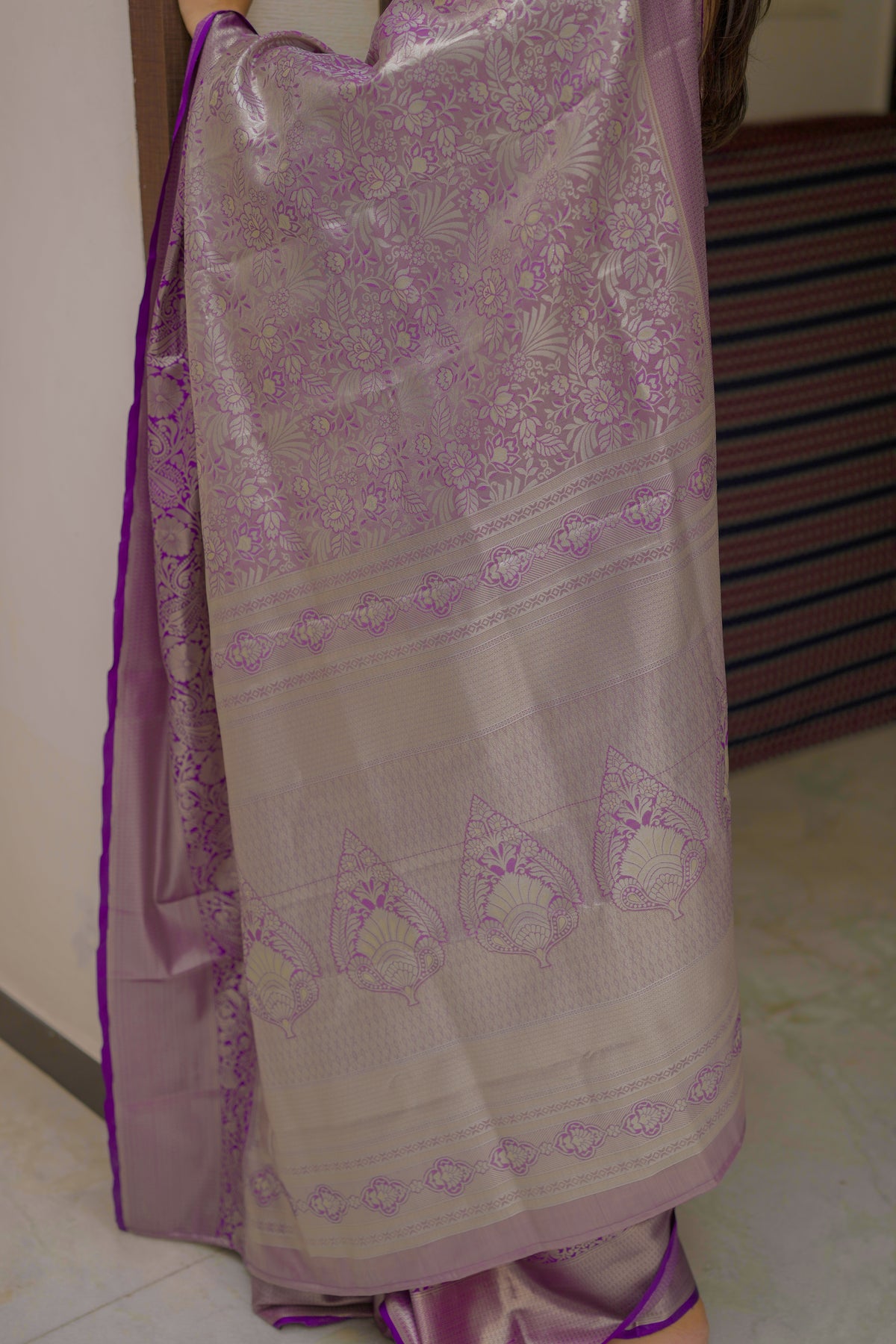 Lustrous Wedding Wear Jacquard Zari Weaving Work Kanchipuram Silk Saree With Flaunt Blouse Piece