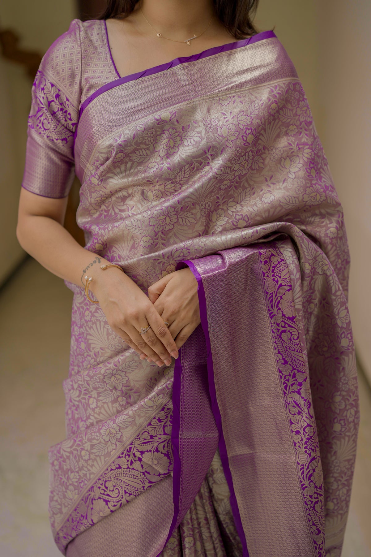 Lustrous Wedding Wear Jacquard Zari Weaving Work Kanchipuram Silk Saree With Flaunt Blouse Piece