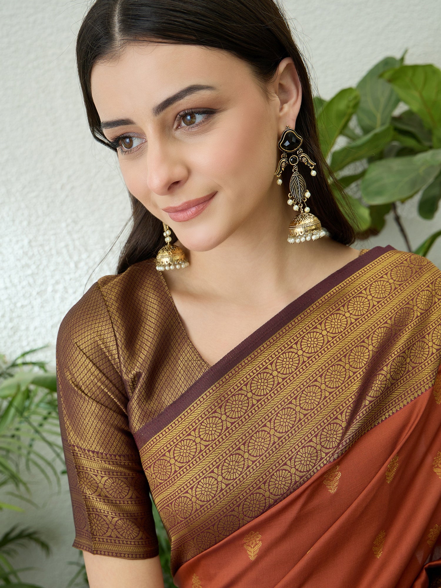 Redolent Festive Wear Silk Jacquard Weaving Work Fancy Saree With Unstitched Blouse Piece
