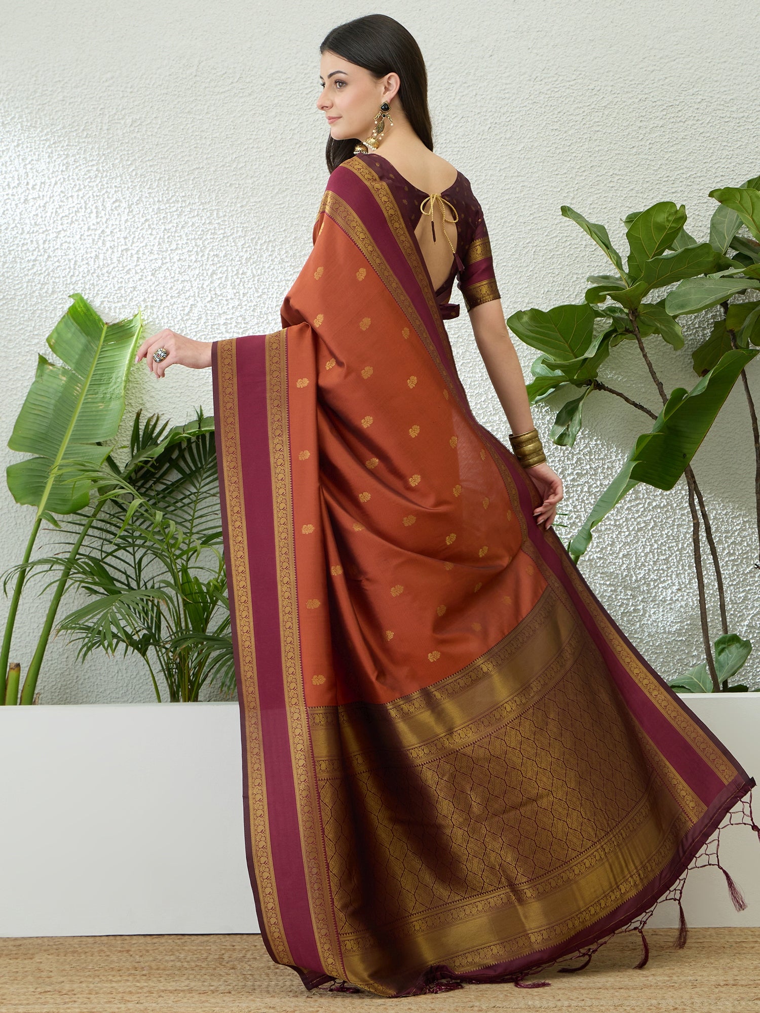 Effervescent Function Wear Silk Jacquard Weaving Work Fancy Saree With Blouse Piece