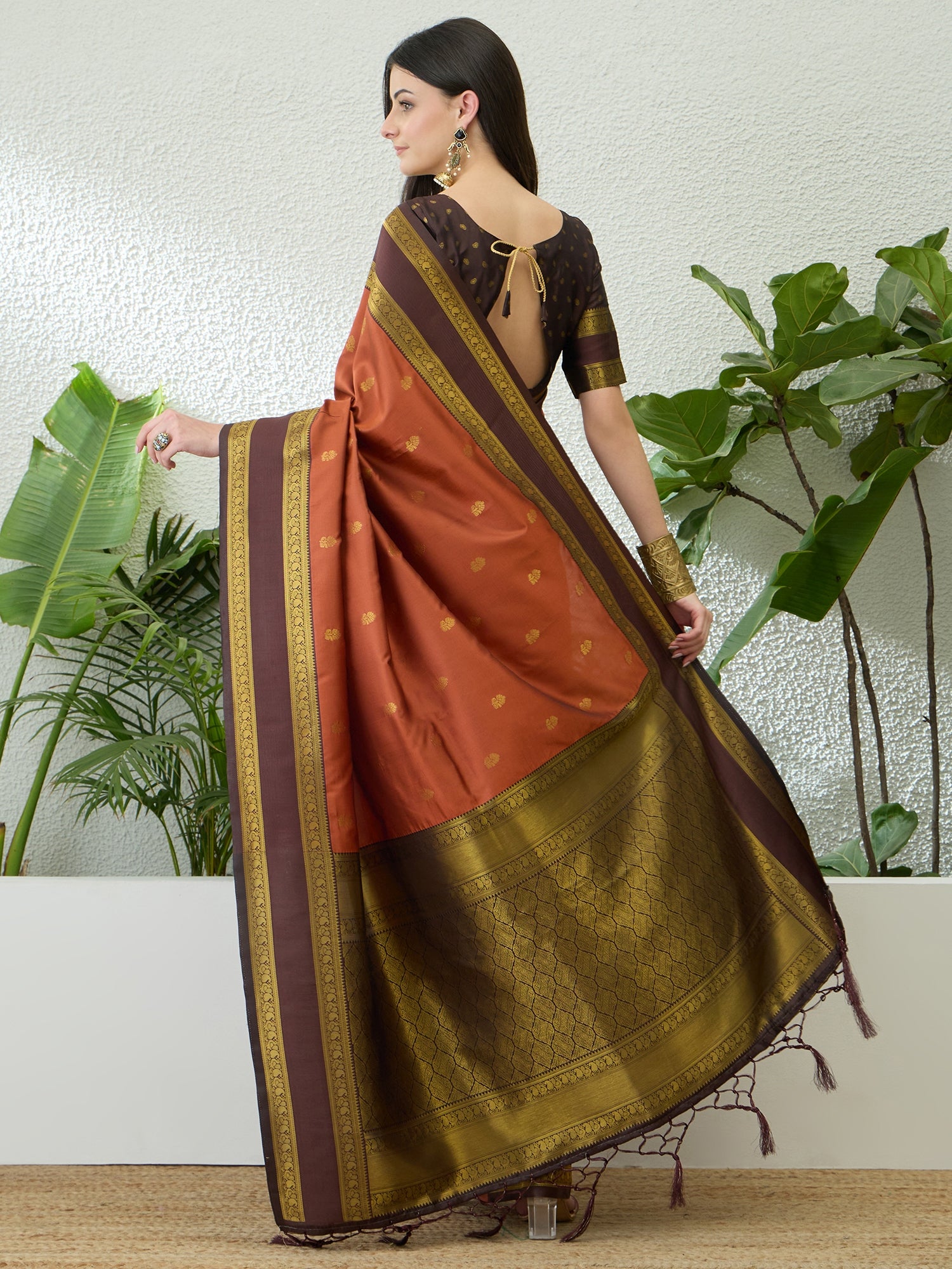 Effervescent Function Wear Silk Jacquard Weaving Work Fancy Saree With Blouse Piece