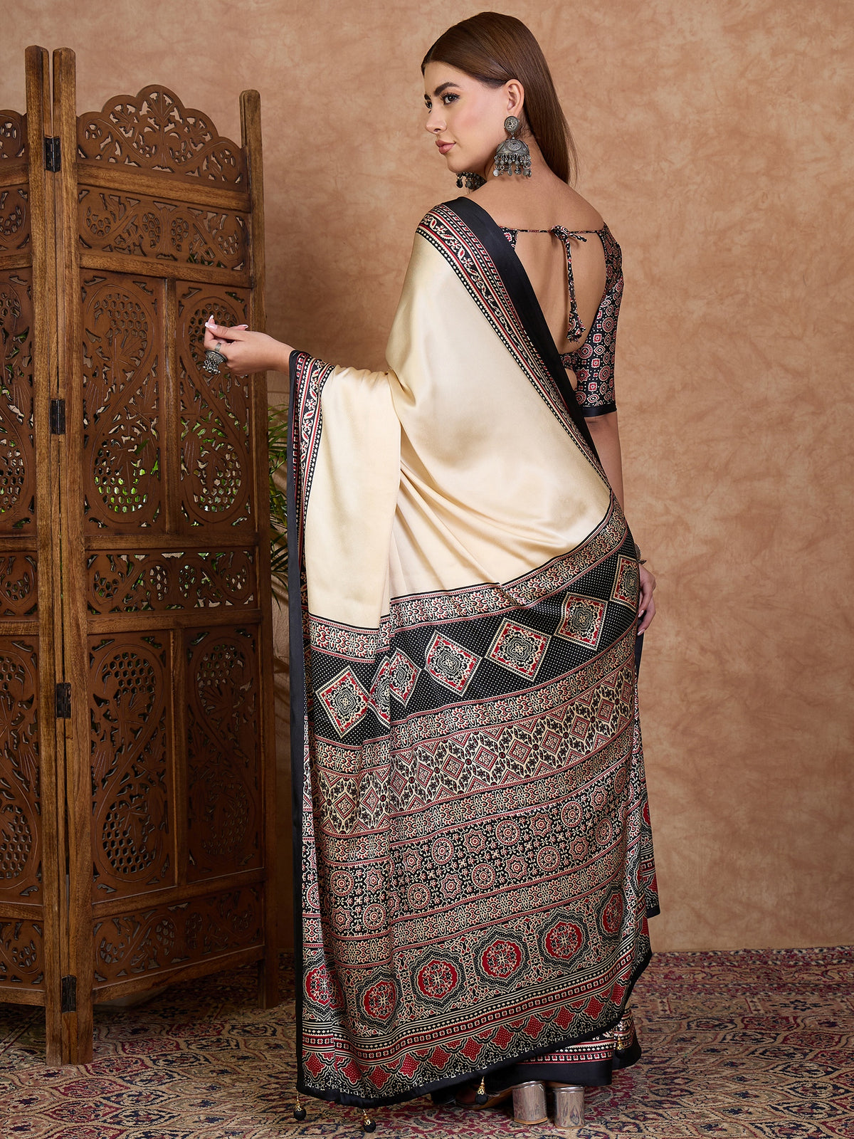 Desirable Function Wear Satin Silk Print Design Rich Pallu Fancy Saree With Unstitched Blouse Piece