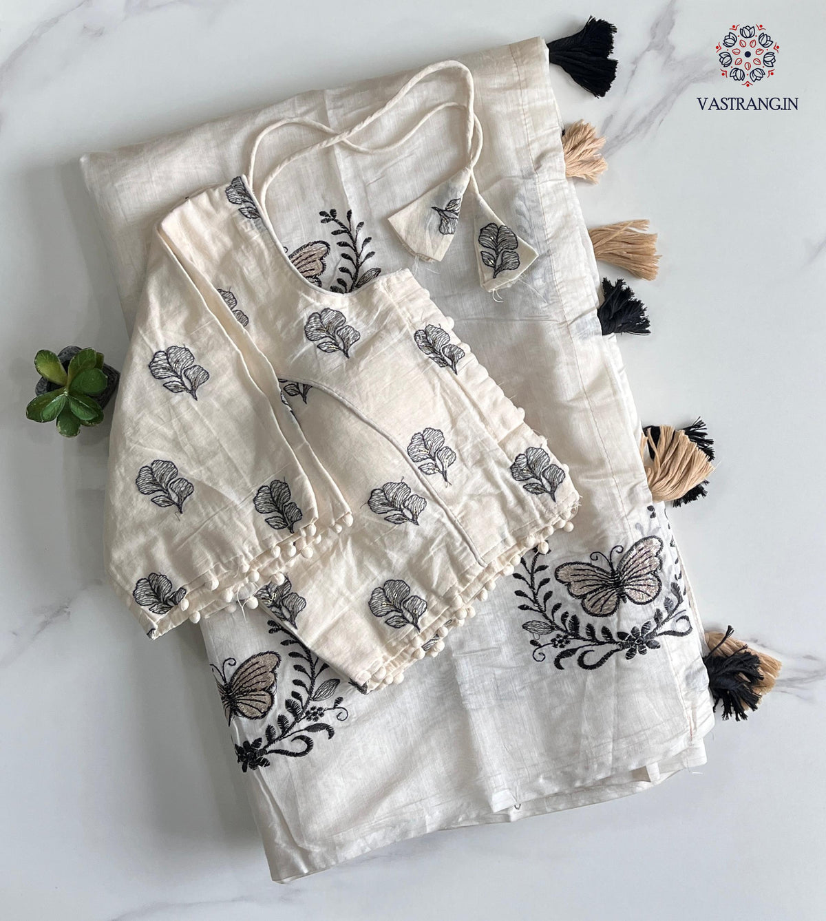 New Beautiful Chanderi Cotton Heavy Embroidered n Tussels Work Fancy Designer Wedding Wear Saree With Stitched Blouse