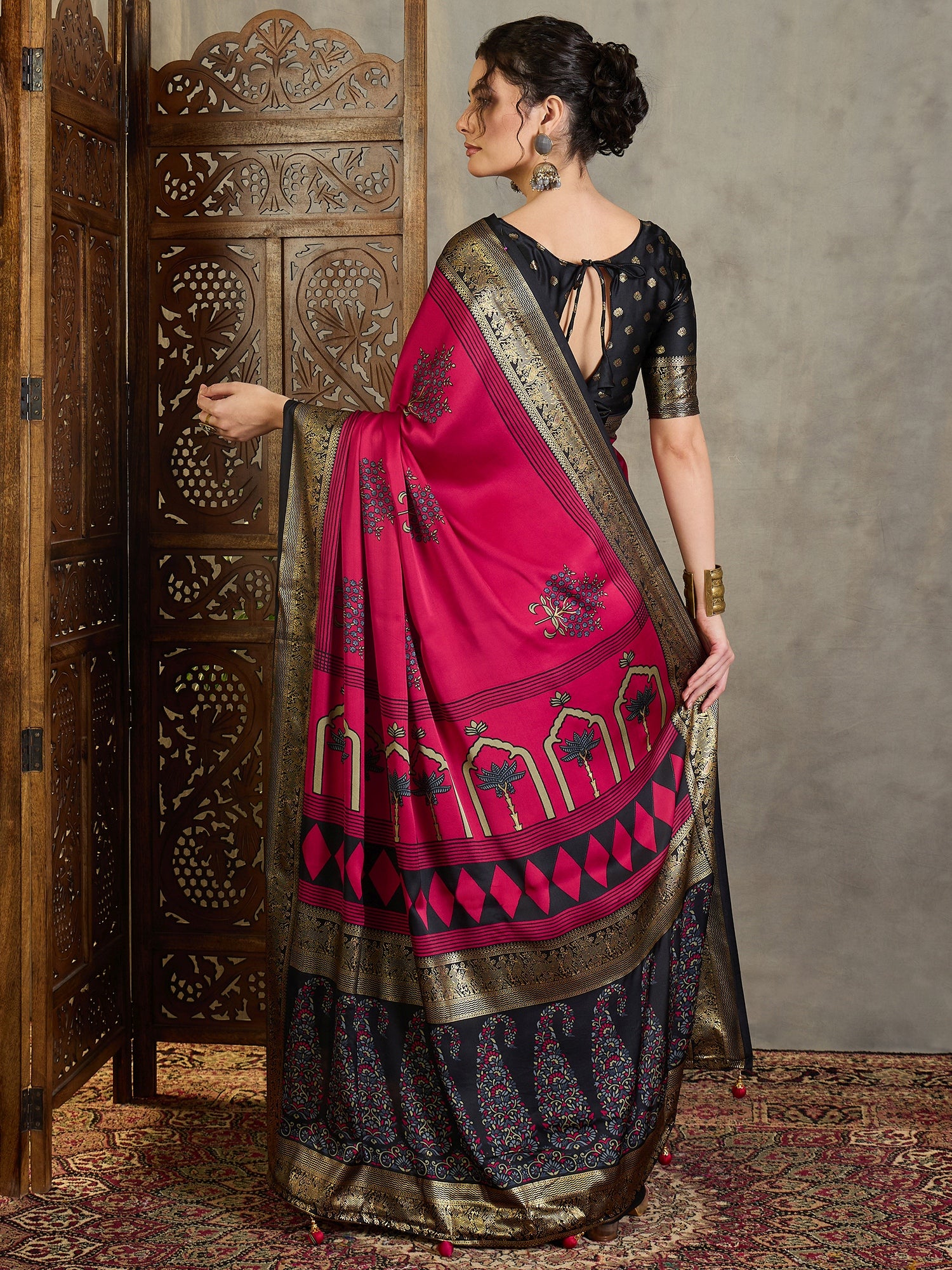 Divine Wedding Wear Silk Jacquard Border Rich Pallu Designer Saree With Unstitched Blouse Piece