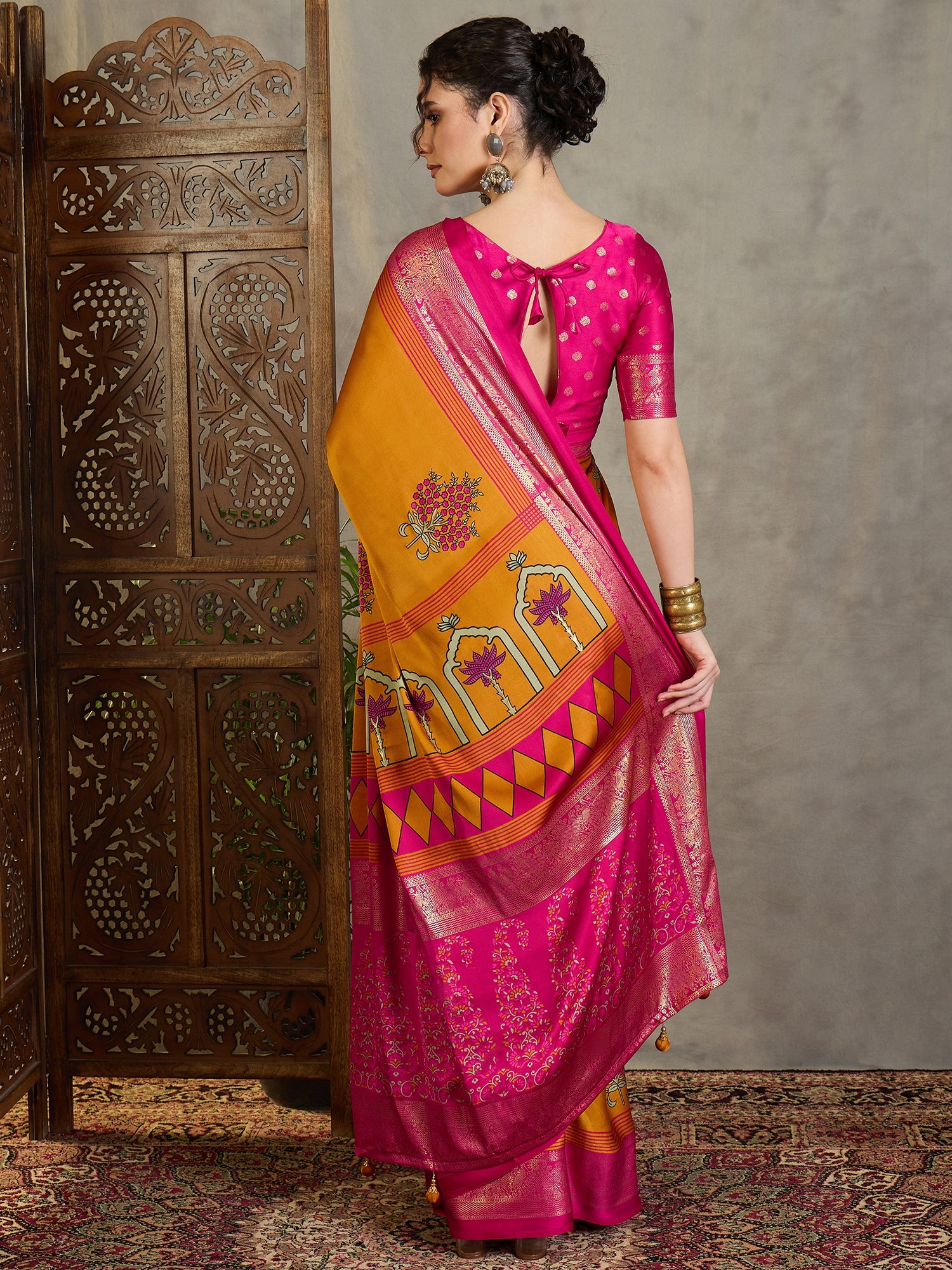 Divine Wedding Wear Silk Jacquard Border Rich Pallu Designer Saree With Unstitched Blouse Piece