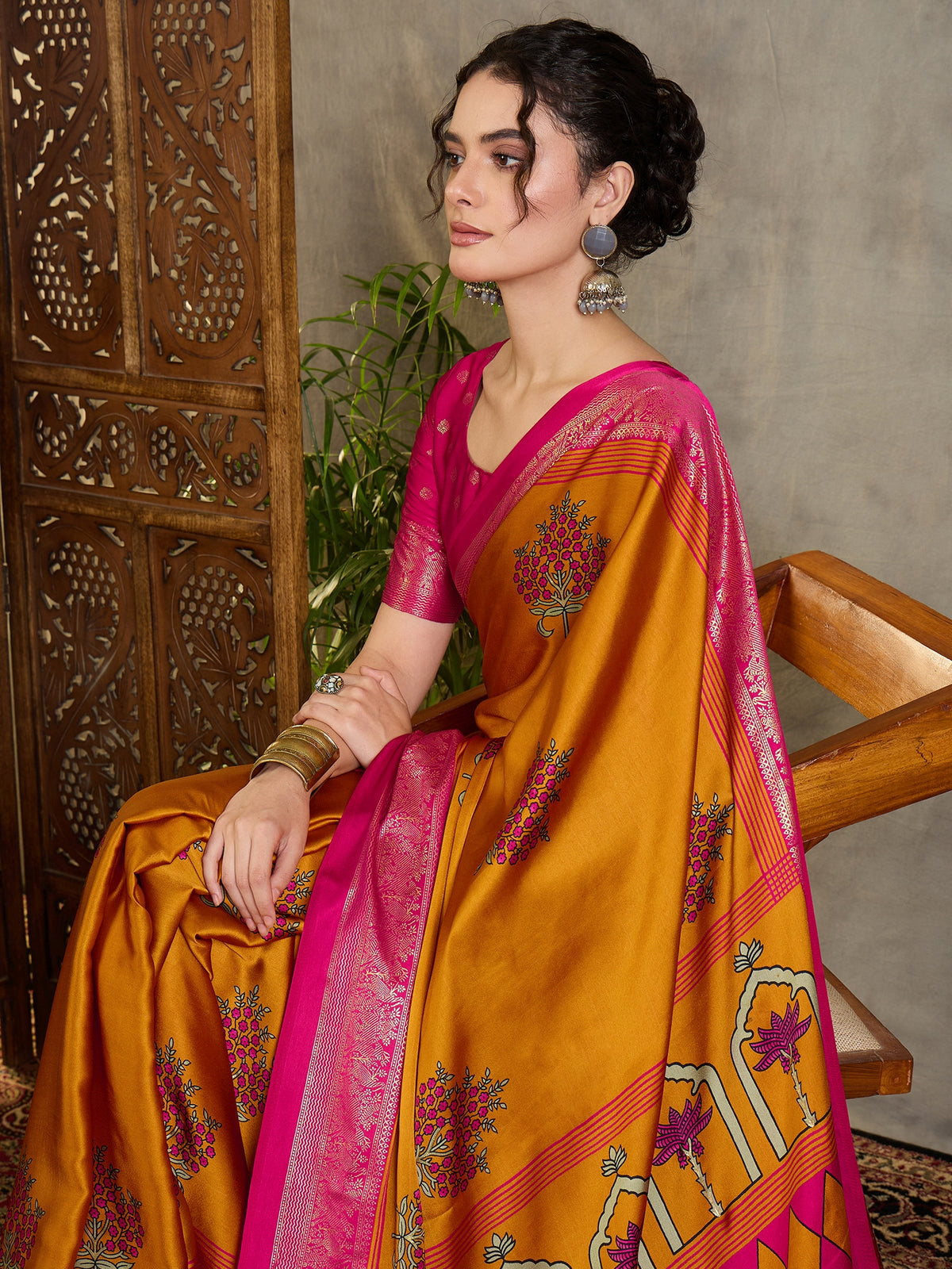 Divine Wedding Wear Silk Jacquard Border Rich Pallu Designer Saree With Unstitched Blouse Piece