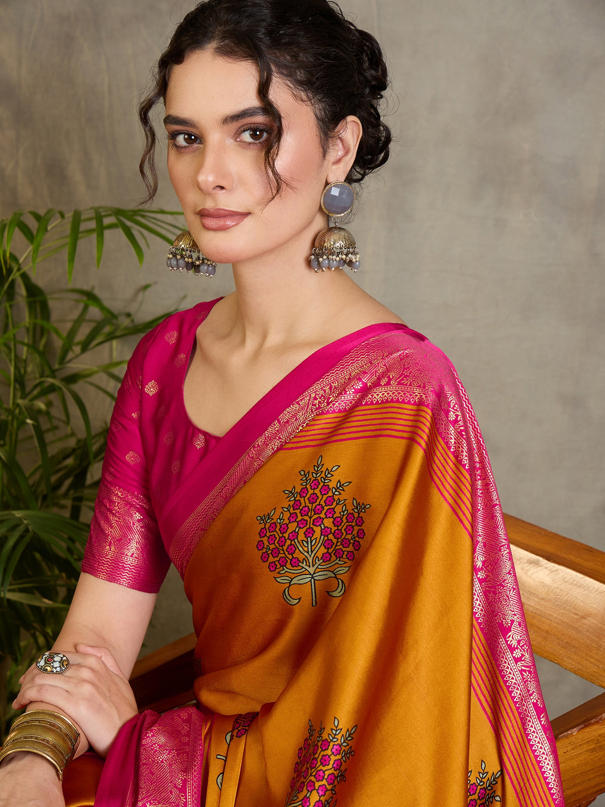 Divine Wedding Wear Silk Jacquard Border Rich Pallu Designer Saree With Unstitched Blouse Piece