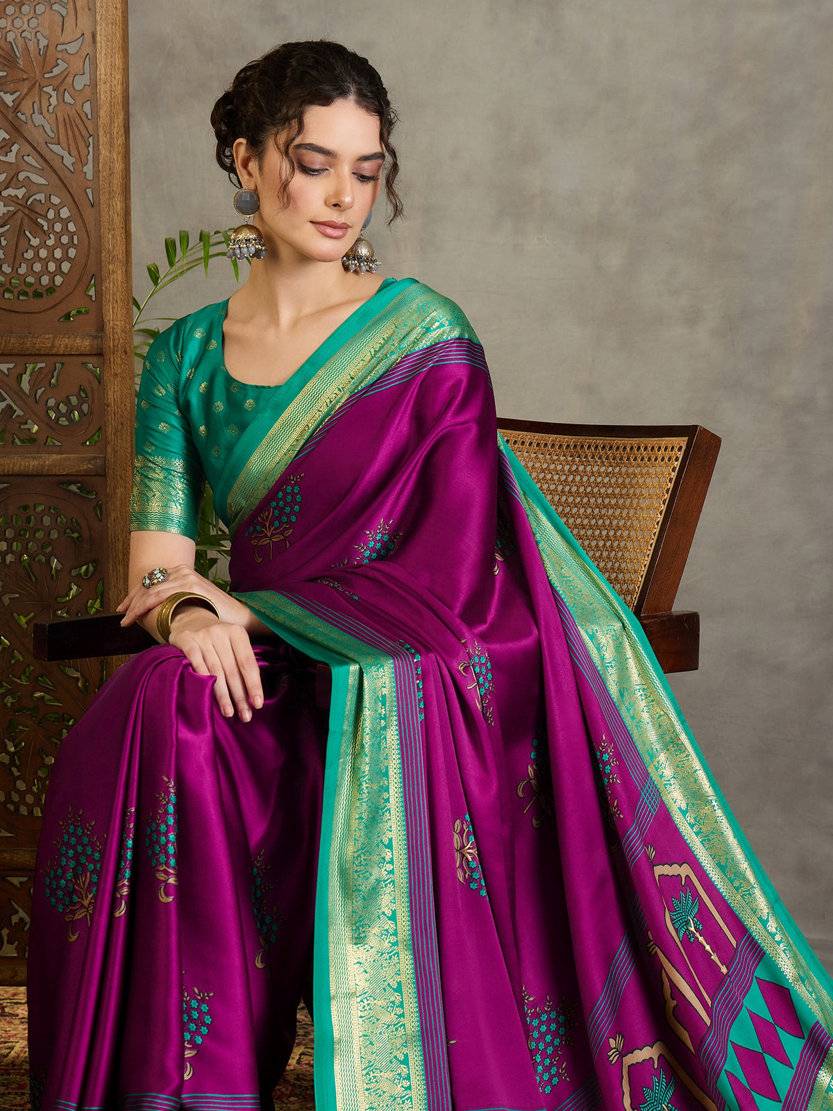 Divine Wedding Wear Silk Jacquard Border Rich Pallu Designer Saree With Unstitched Blouse Piece