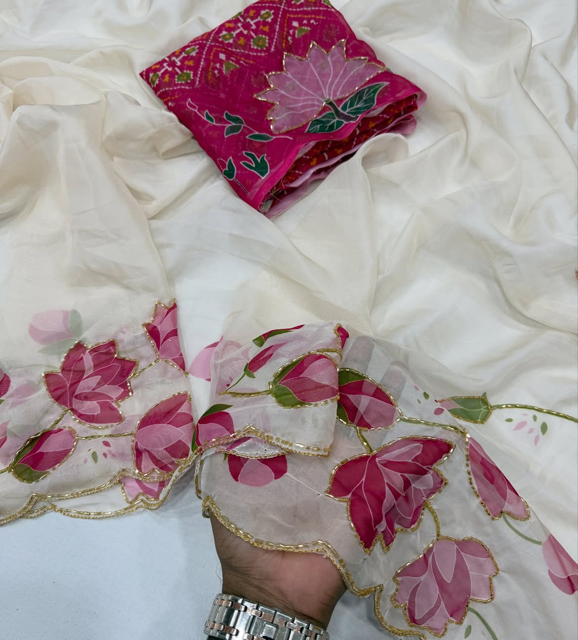 Glamorous Wedding Wear Pure Soft Silk Floral Prints n Handwork Designer Saree With Contrast Blouse Piece