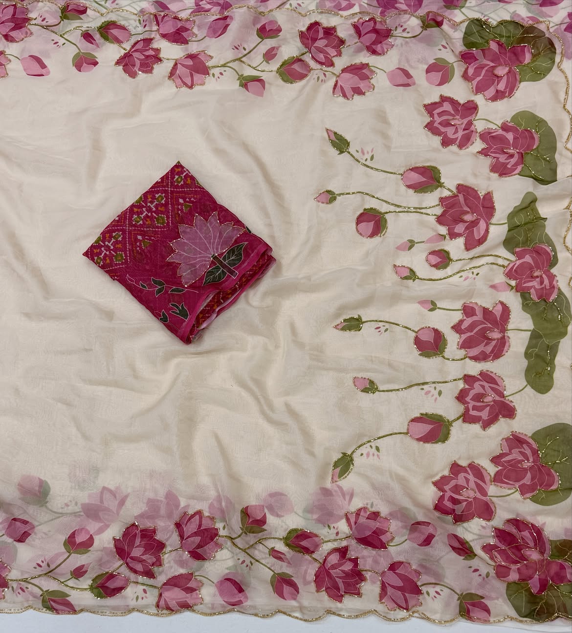 Glamorous Wedding Wear Pure Soft Silk Floral Prints n Handwork Designer Saree With Contrast Blouse Piece