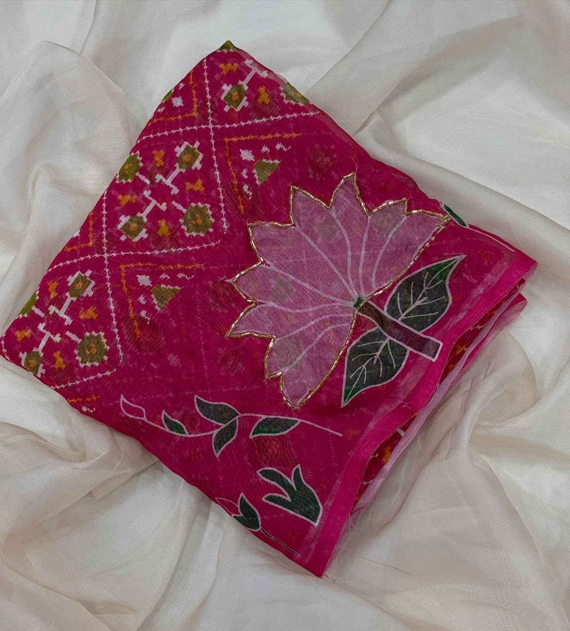 Glamorous Wedding Wear Pure Soft Silk Floral Prints n Handwork Designer Saree With Contrast Blouse Piece