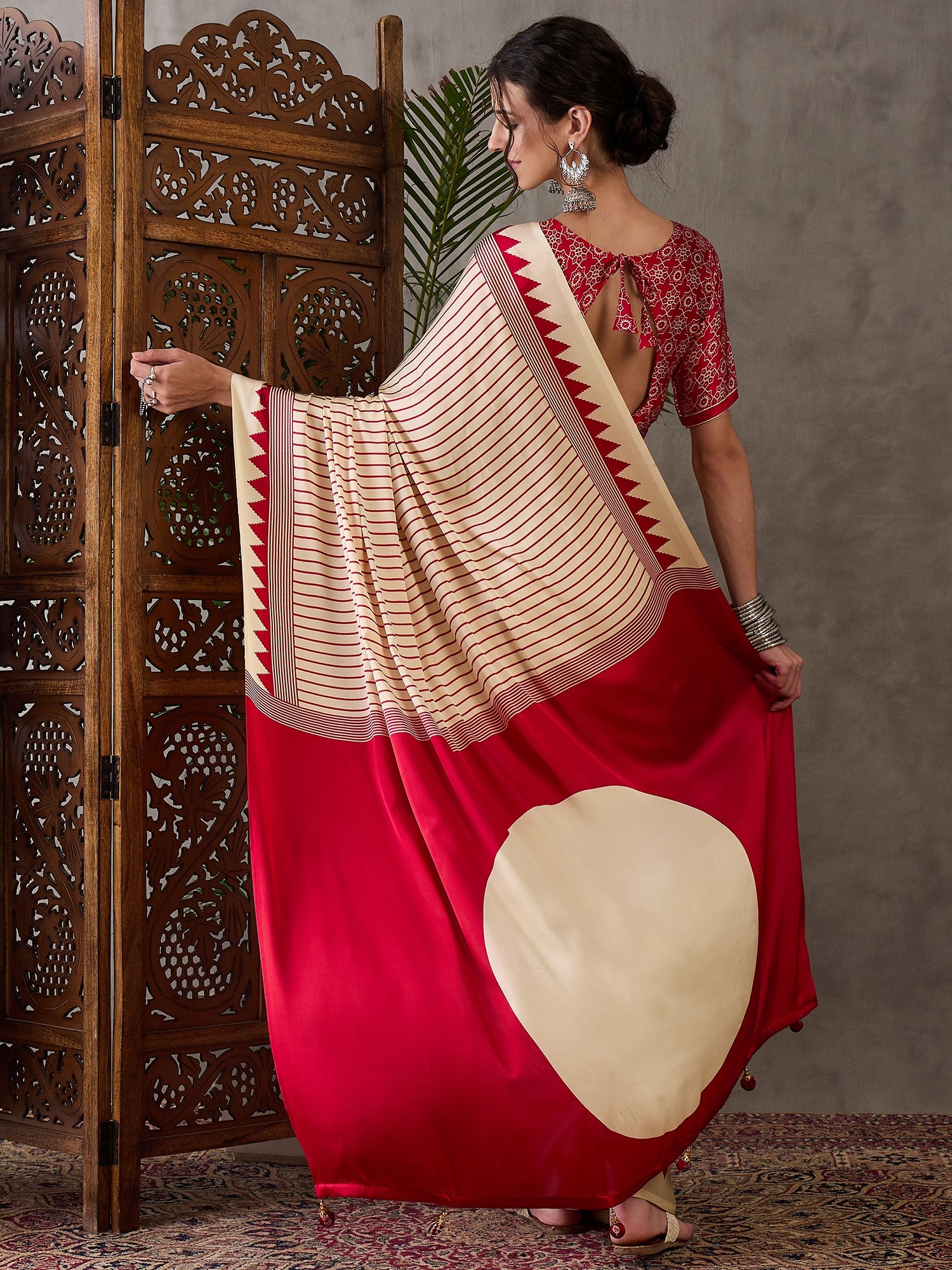 Charming Function Wear Silk Print Design Fancy Saree With Unstitched Blouse Piece