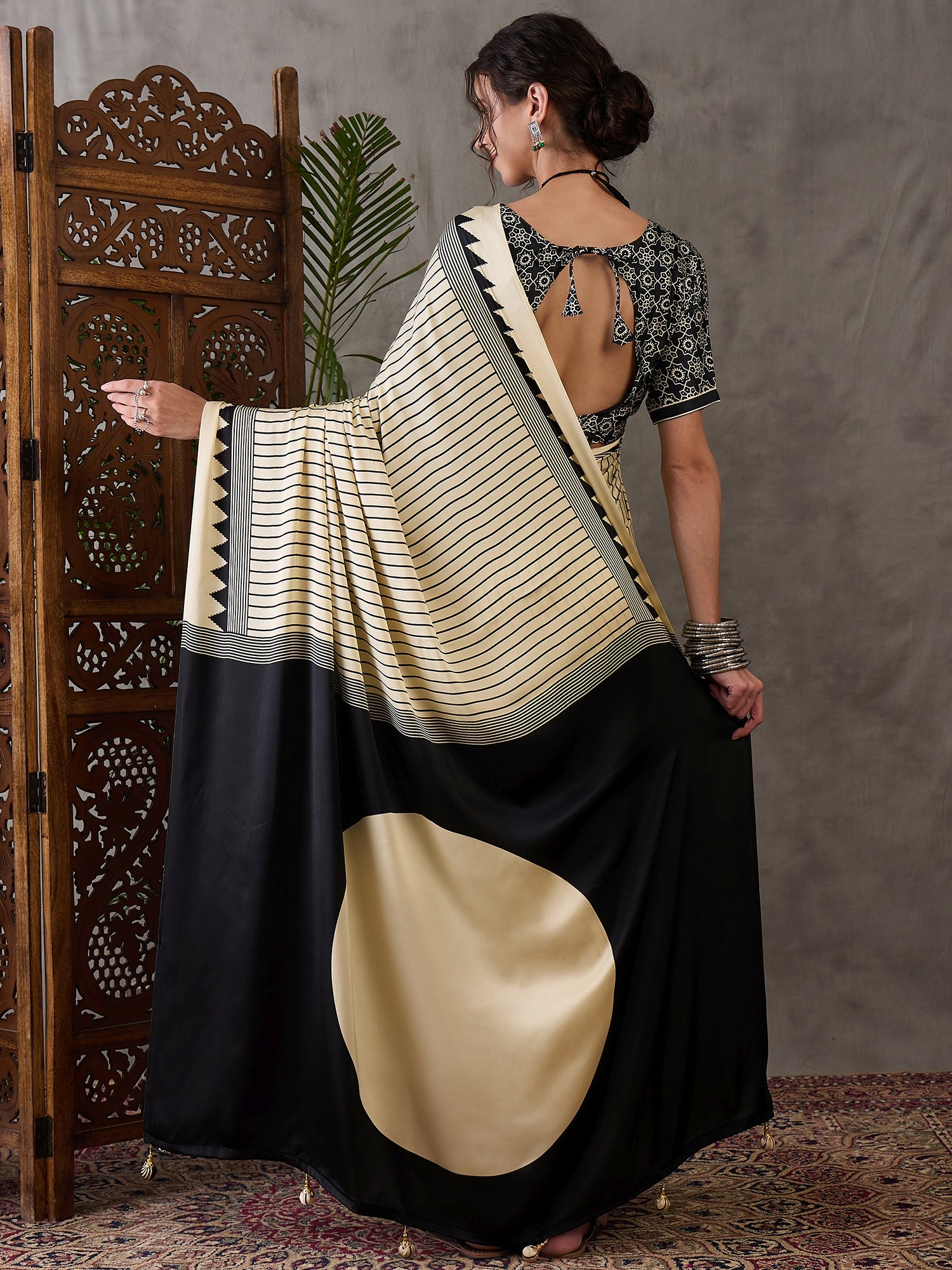 Charming Function Wear Silk Print Design Fancy Saree With Unstitched Blouse Piece