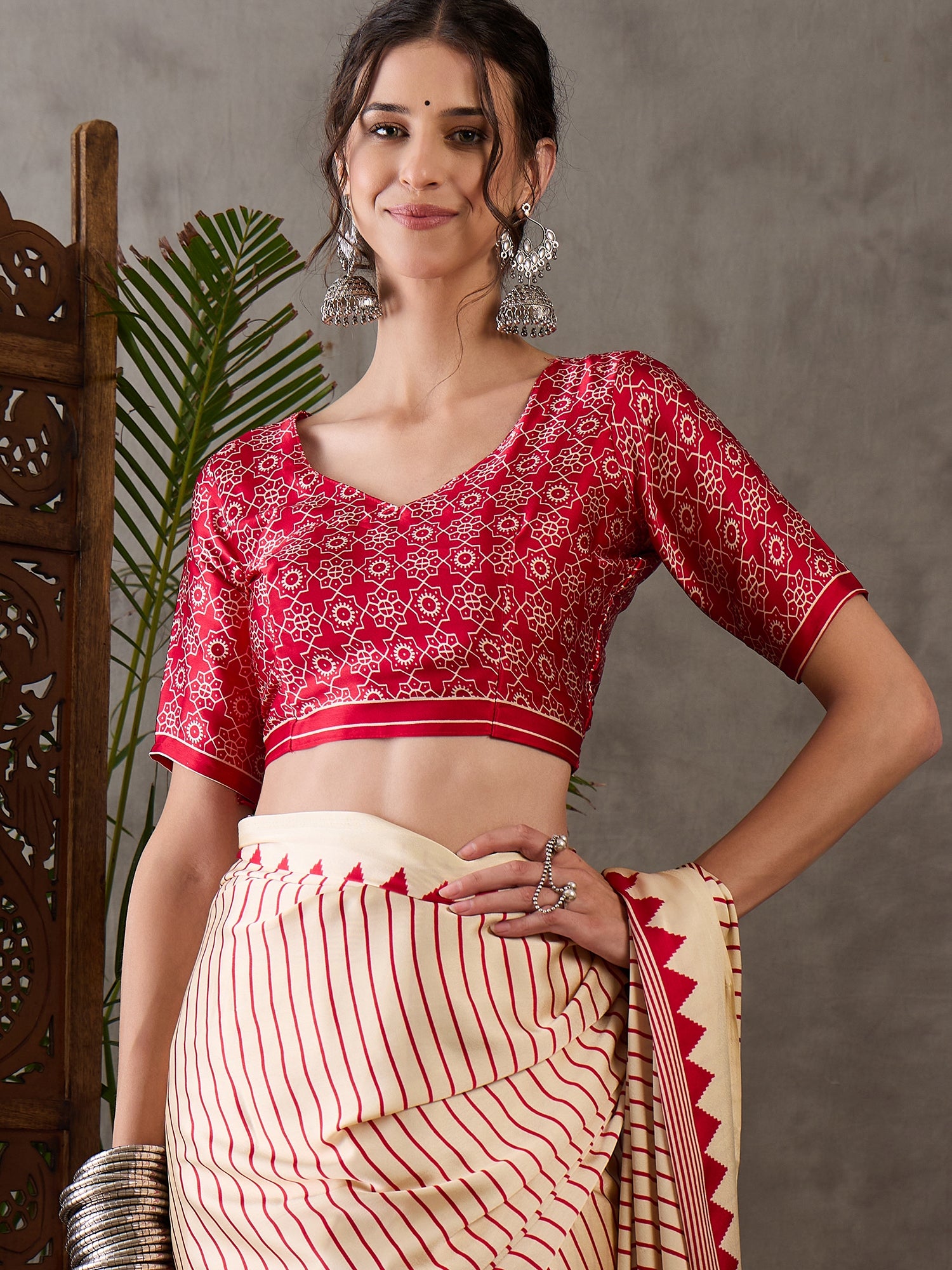 Charming Function Wear Silk Print Design Fancy Saree With Unstitched Blouse Piece
