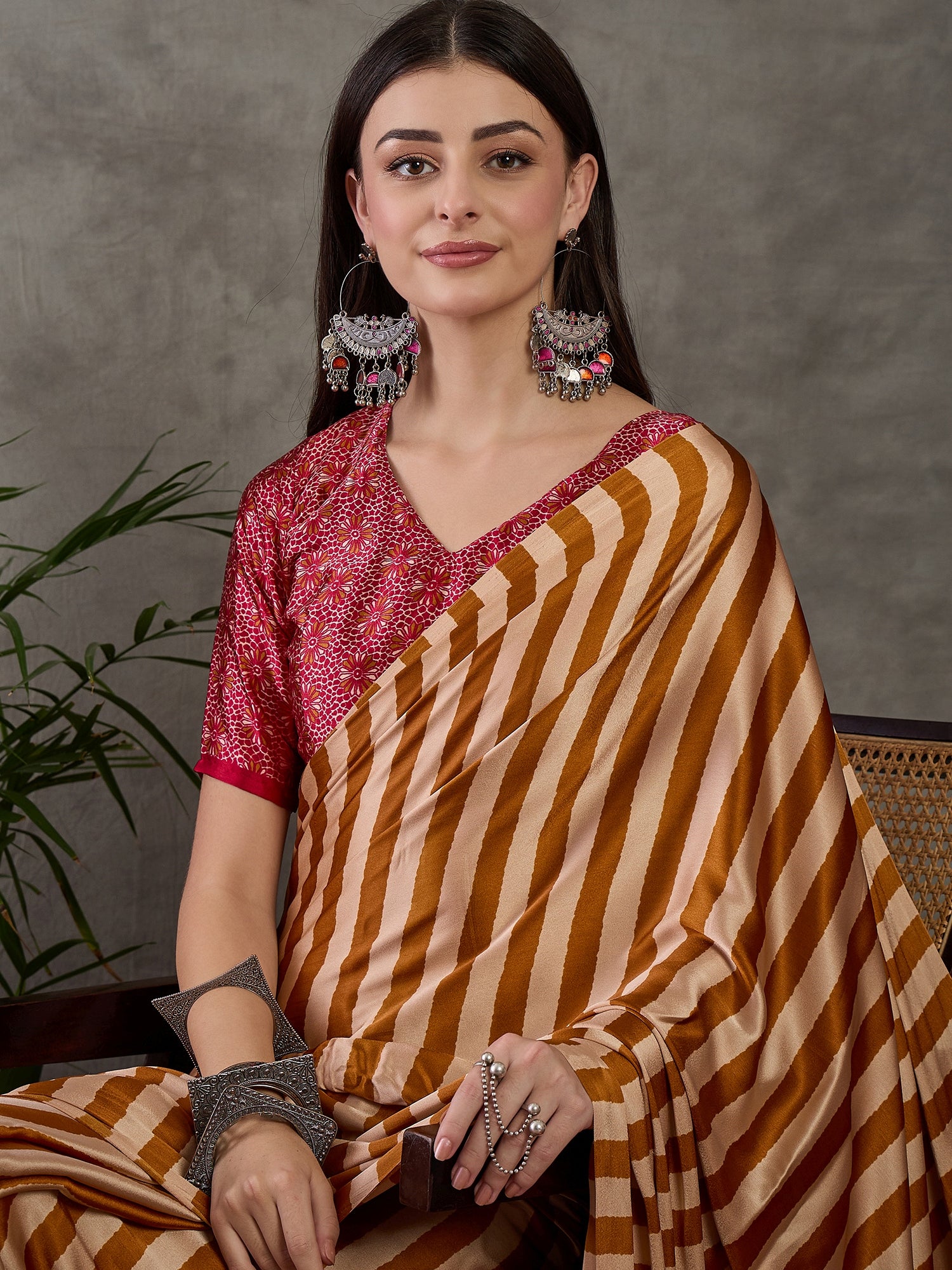 Gratifying Festive Wear Silk Print Design Rich Pallu Fancy Saree With Unstitched Blouse Piece