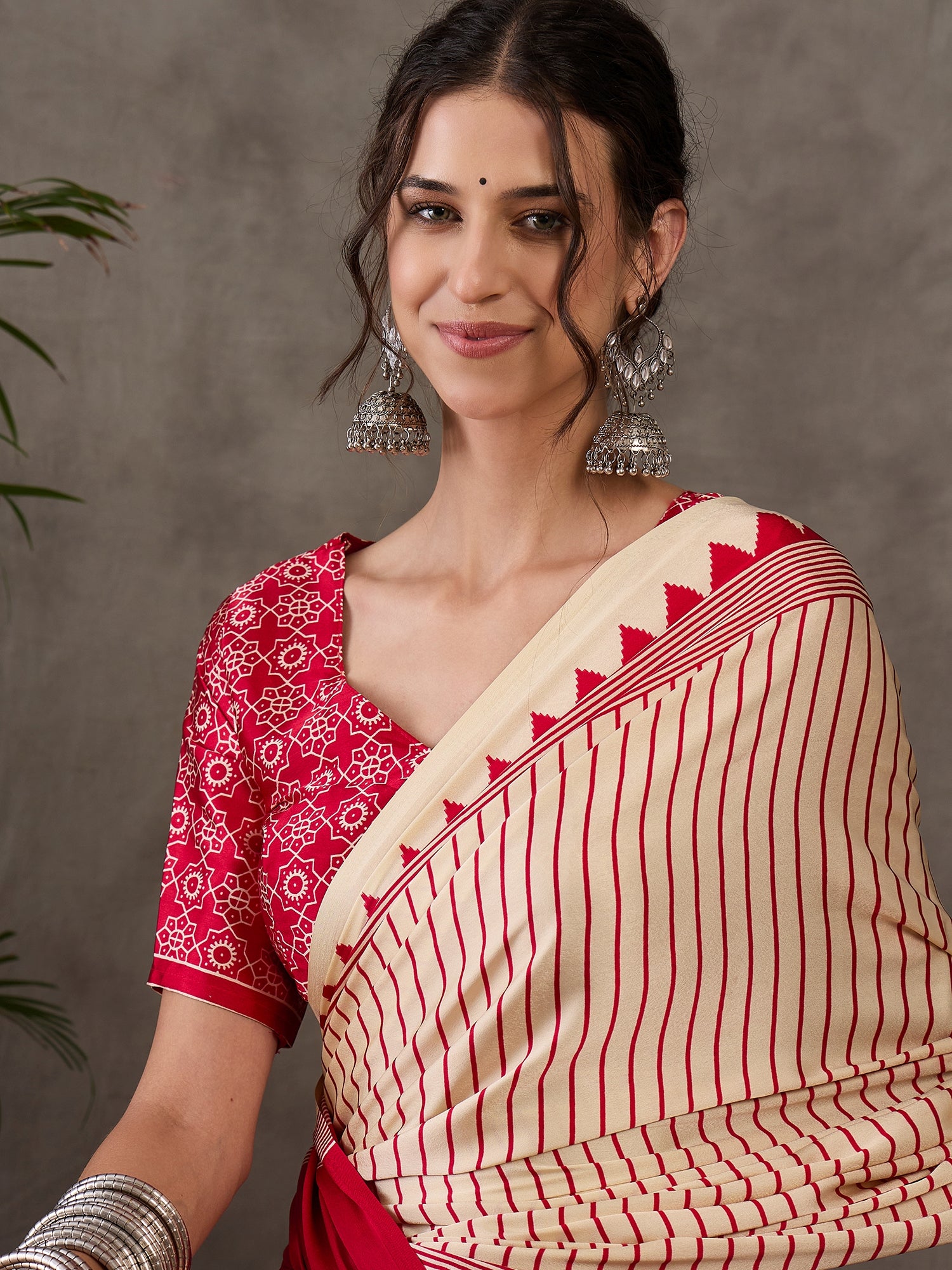 Charming Function Wear Silk Print Design Fancy Saree With Unstitched Blouse Piece