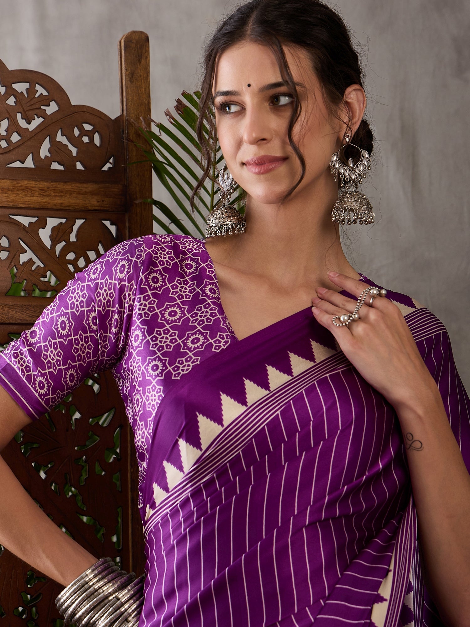 Charming Function Wear Silk Print Design Fancy Saree With Unstitched Blouse Piece
