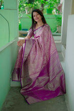 Load image into Gallery viewer, Rhapsodic Function Wear Jacquard Zari Weaving Work Kanchipuram Silk Saree With Ephemeral Blouse Piece
