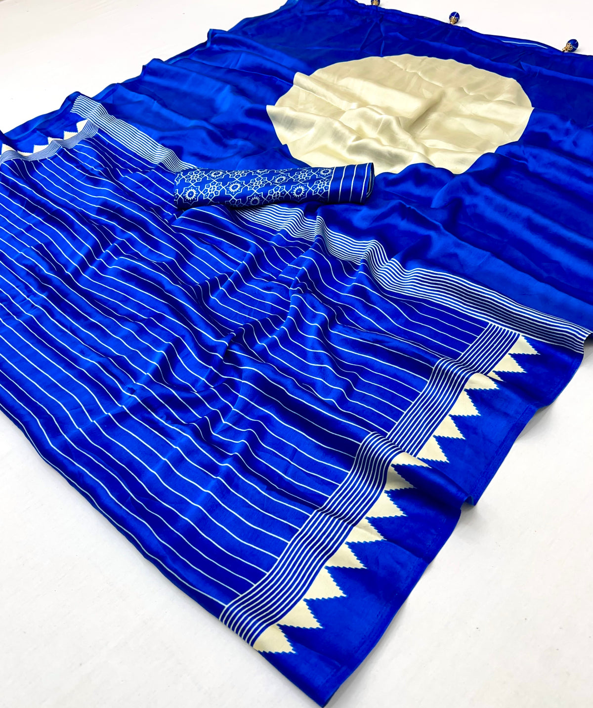 Charming Function Wear Silk Print Design Fancy Saree With Unstitched Blouse Piece