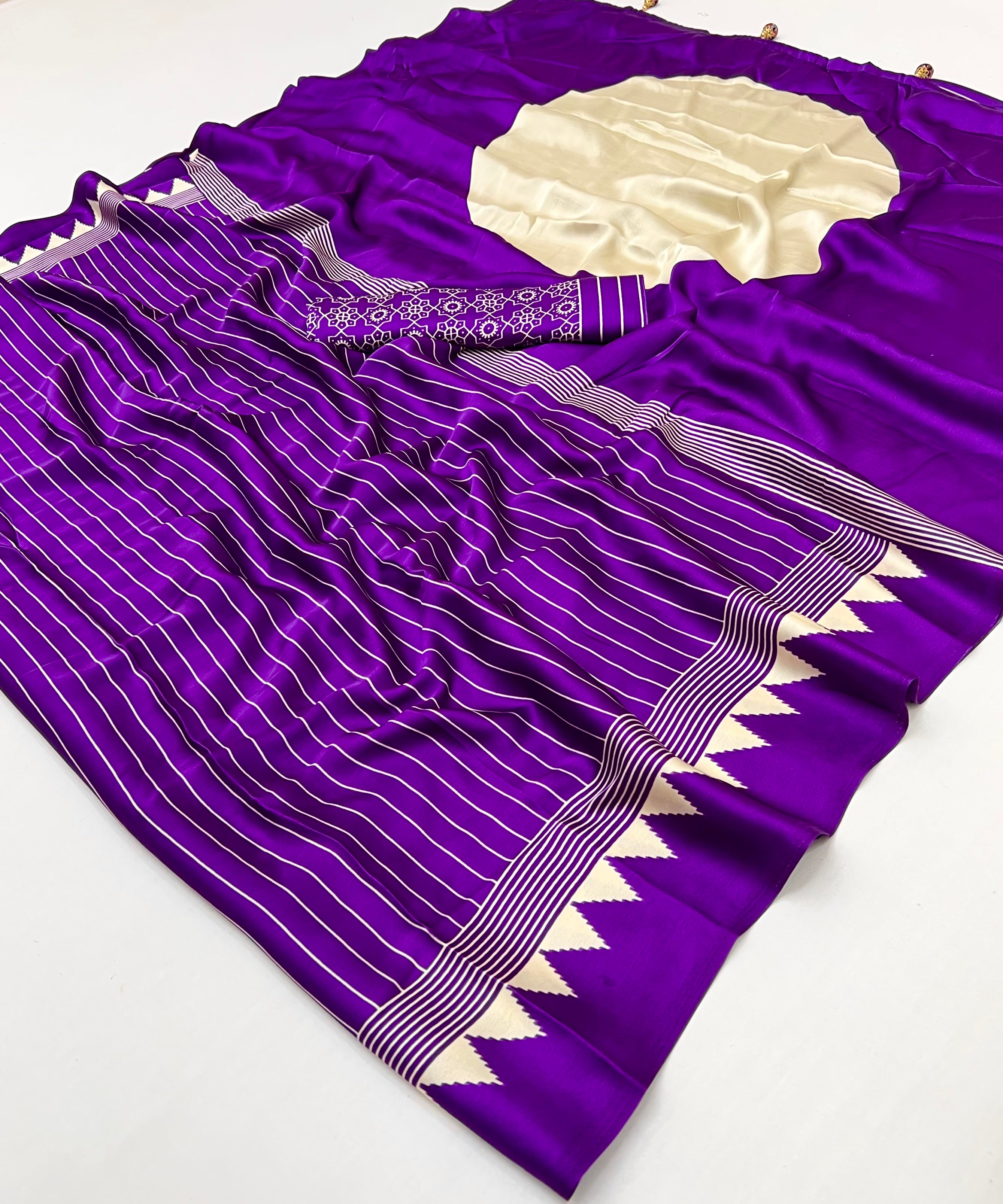 Charming Function Wear Silk Print Design Fancy Saree With Unstitched Blouse Piece