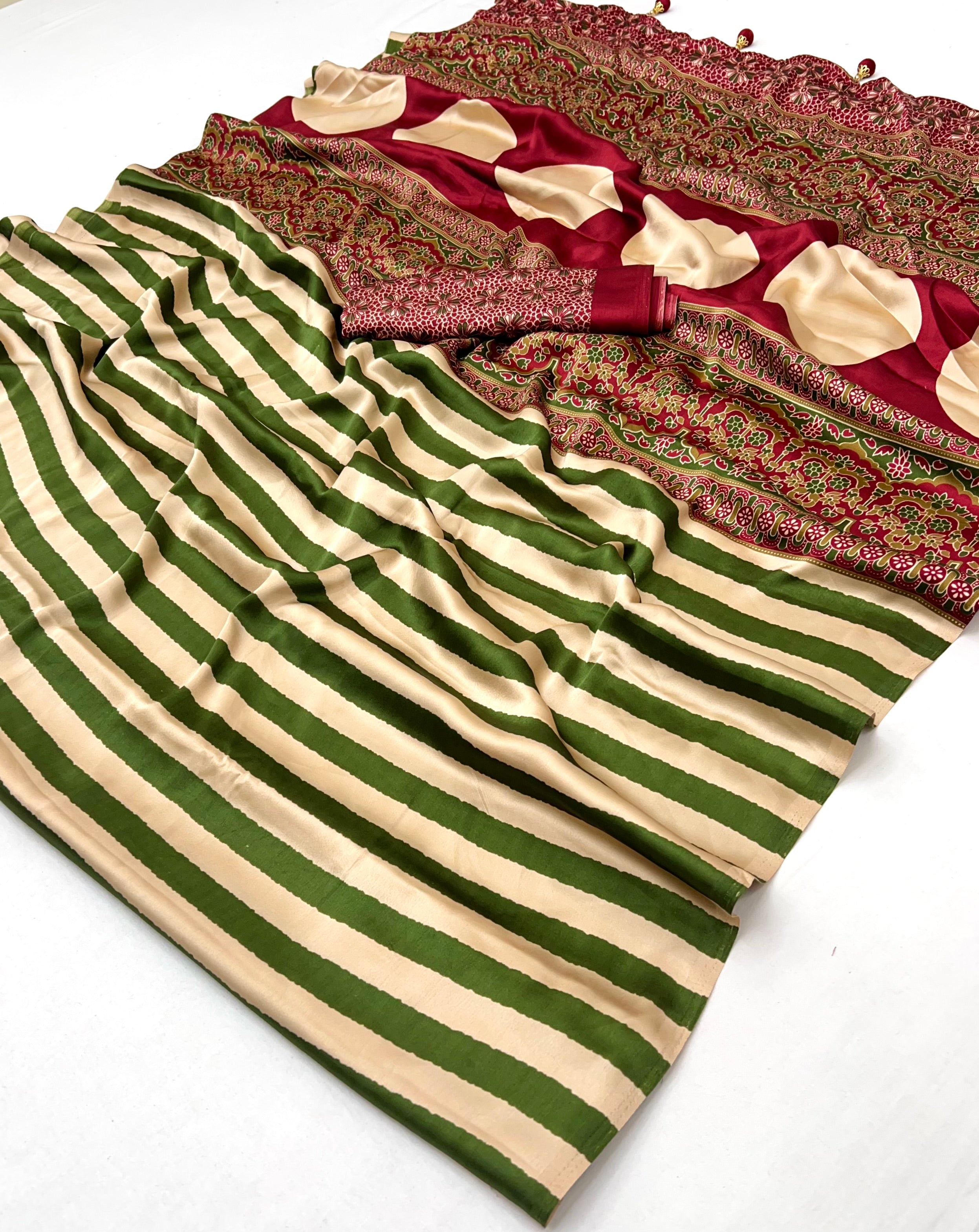 Gratifying Festive Wear Silk Print Design Rich Pallu Fancy Saree With Unstitched Blouse Piece