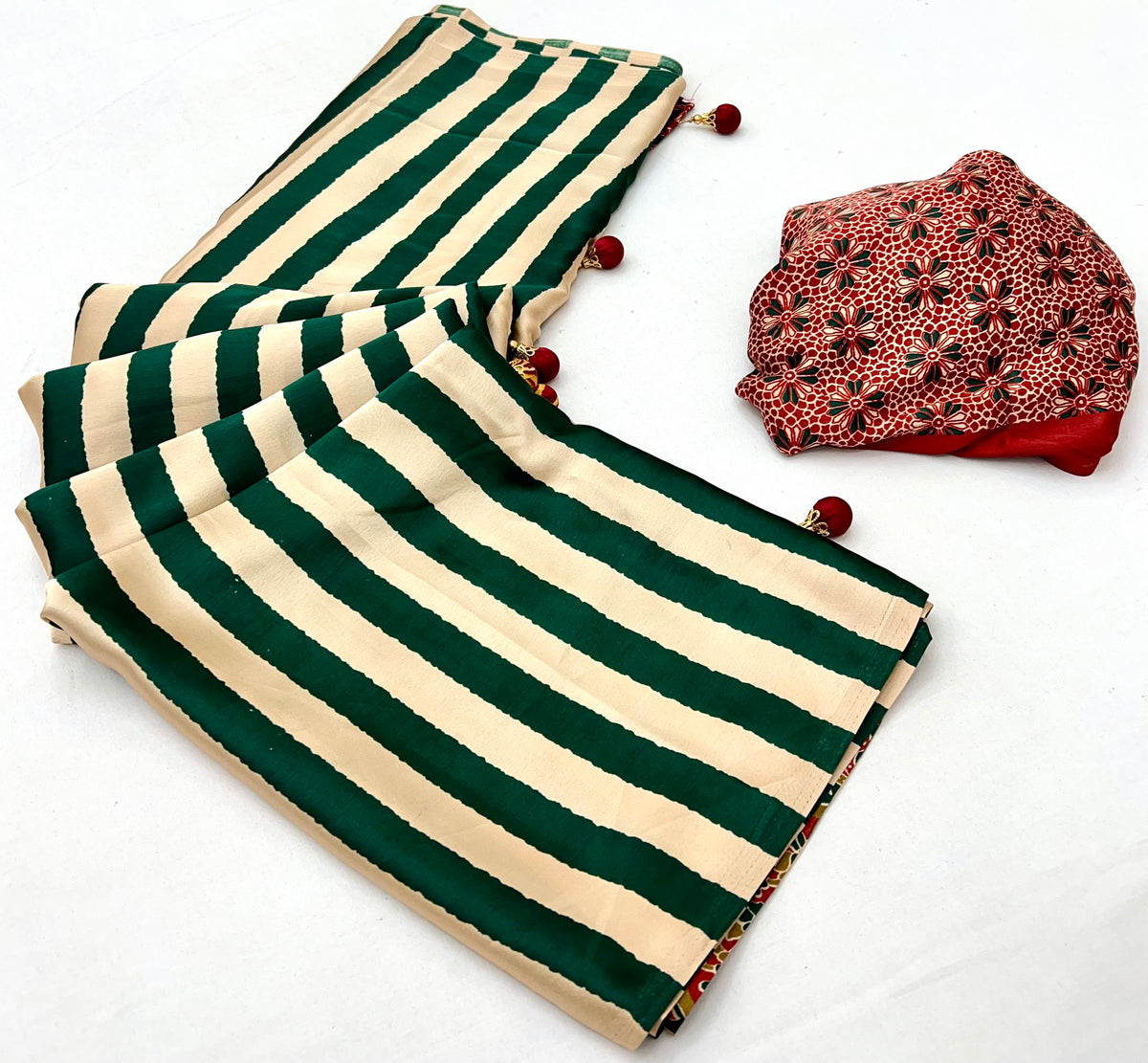 Gratifying Festive Wear Silk Print Design Rich Pallu Fancy Saree With Unstitched Blouse Piece
