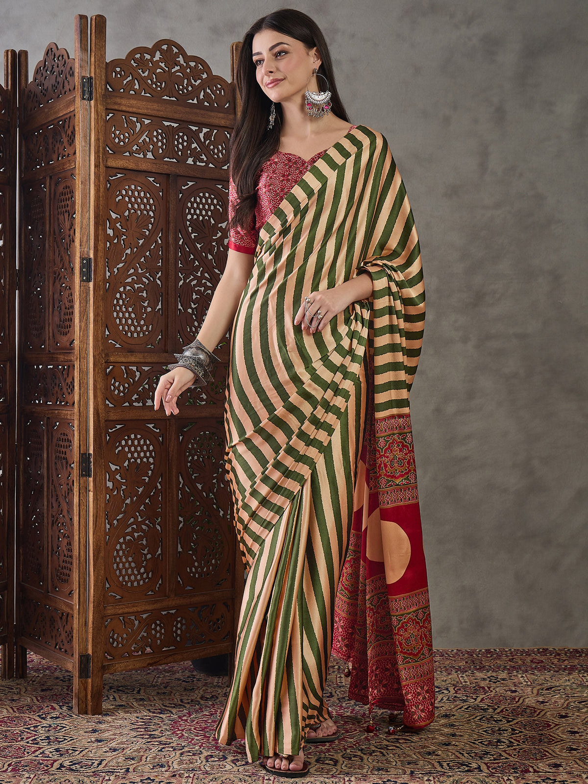 Gratifying Festive Wear Silk Print Design Rich Pallu Fancy Saree With Unstitched Blouse Piece