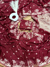 Load image into Gallery viewer, Glamorous Function Wear Viscose Silk Jacquard Border Fancy Designer Saree With Blouse Piece
