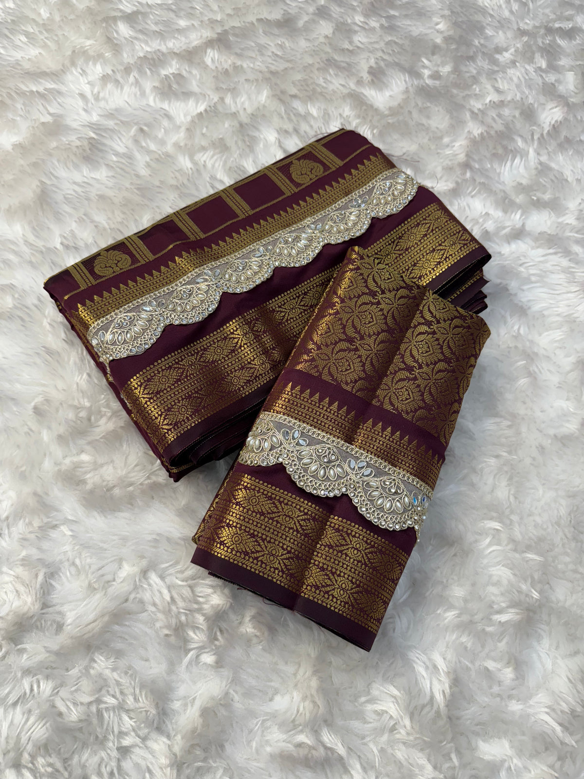 Regal Wedding Wear Banarasi Silk Golden Zari Border Rich Pallu Designer Saree For Women