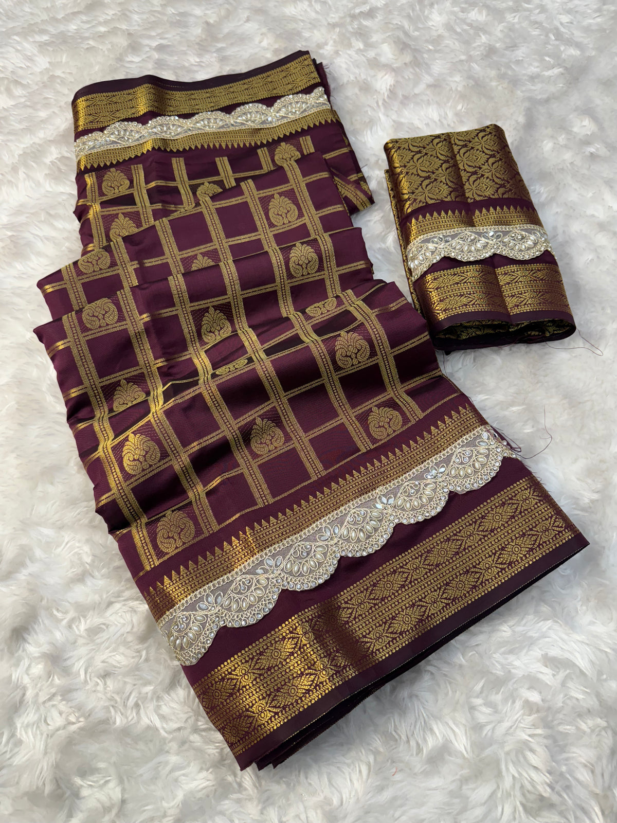 Regal Wedding Wear Banarasi Silk Golden Zari Border Rich Pallu Designer Saree For Women