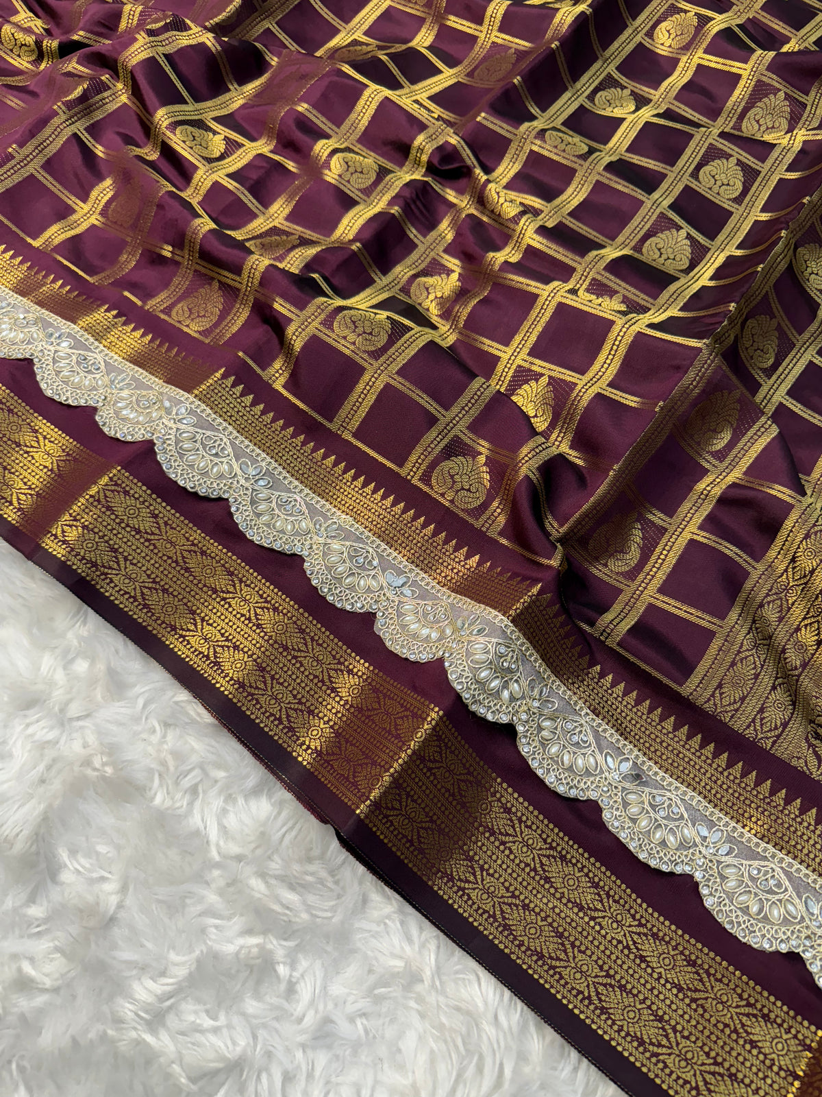 Regal Wedding Wear Banarasi Silk Golden Zari Border Rich Pallu Designer Saree For Women