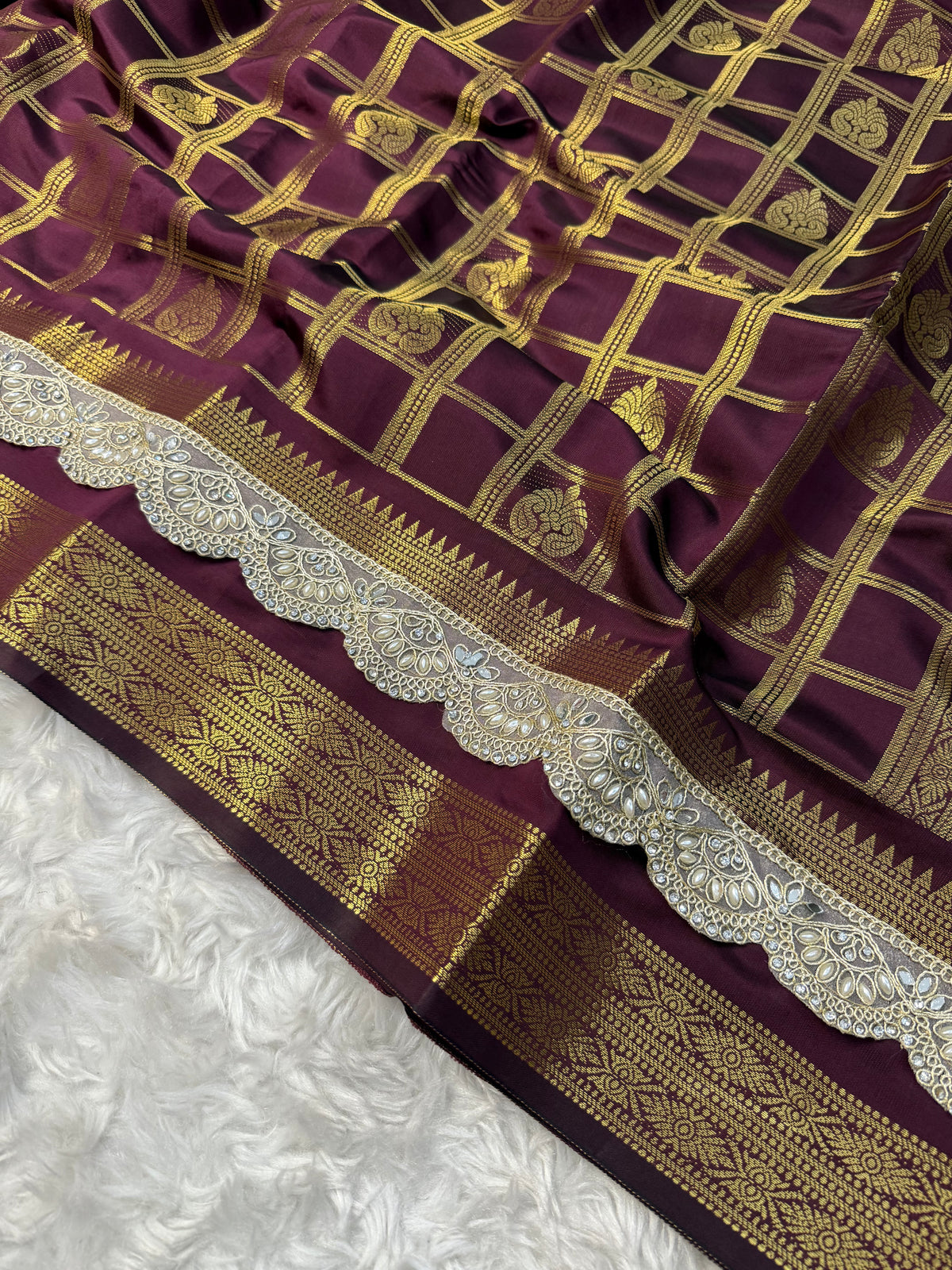 Regal Wedding Wear Banarasi Silk Golden Zari Border Rich Pallu Designer Saree For Women