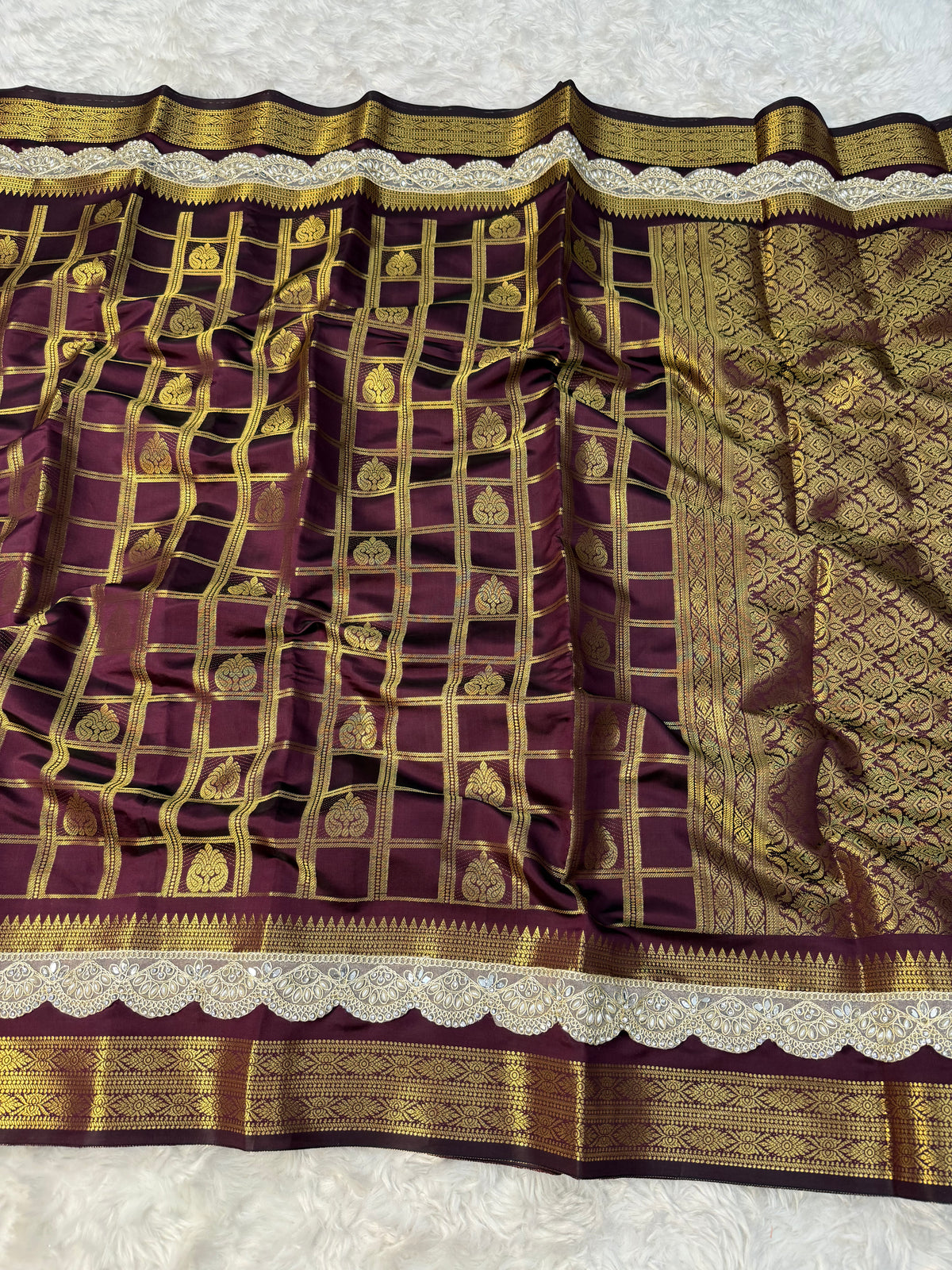 Regal Wedding Wear Banarasi Silk Golden Zari Border Rich Pallu Designer Saree For Women