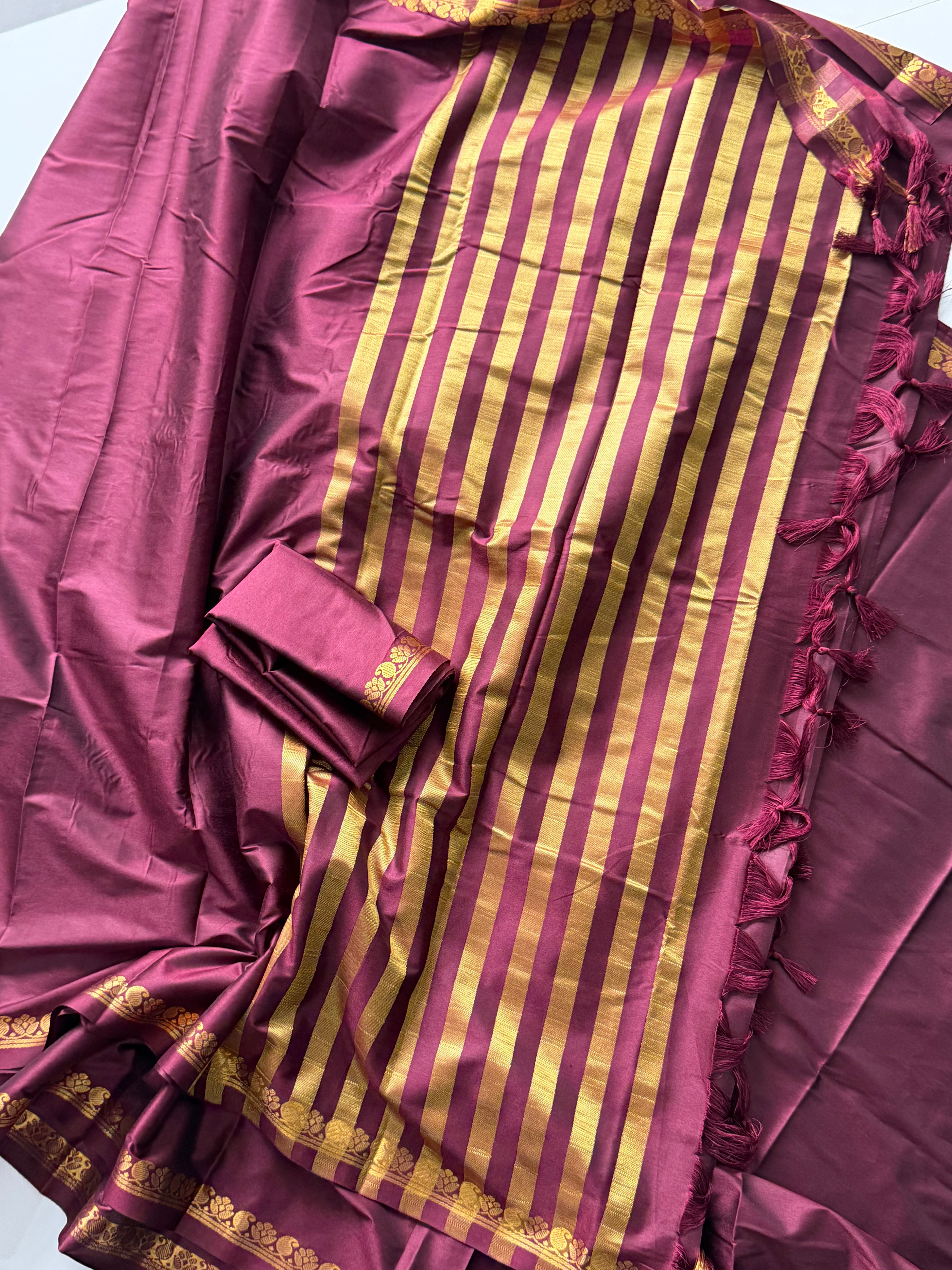 Charming Function Wear Silk Zari Border Rich Pallu Fancy Saree With Blouse Piece