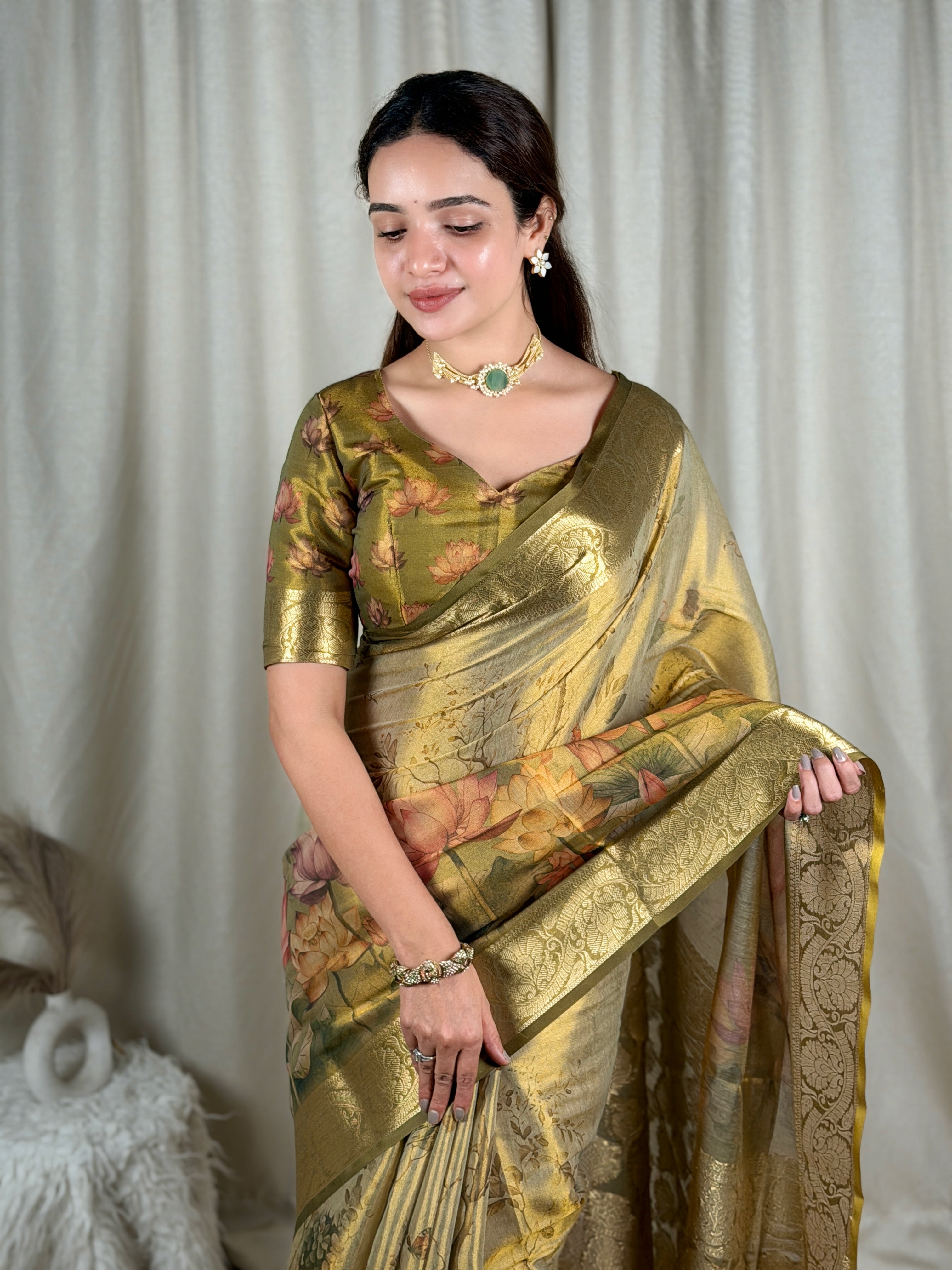 Divine Wedding Wear Tissue Silk Zari Weaving Border Rich Pallu Designer Saree With Unstitched Blouse Piece