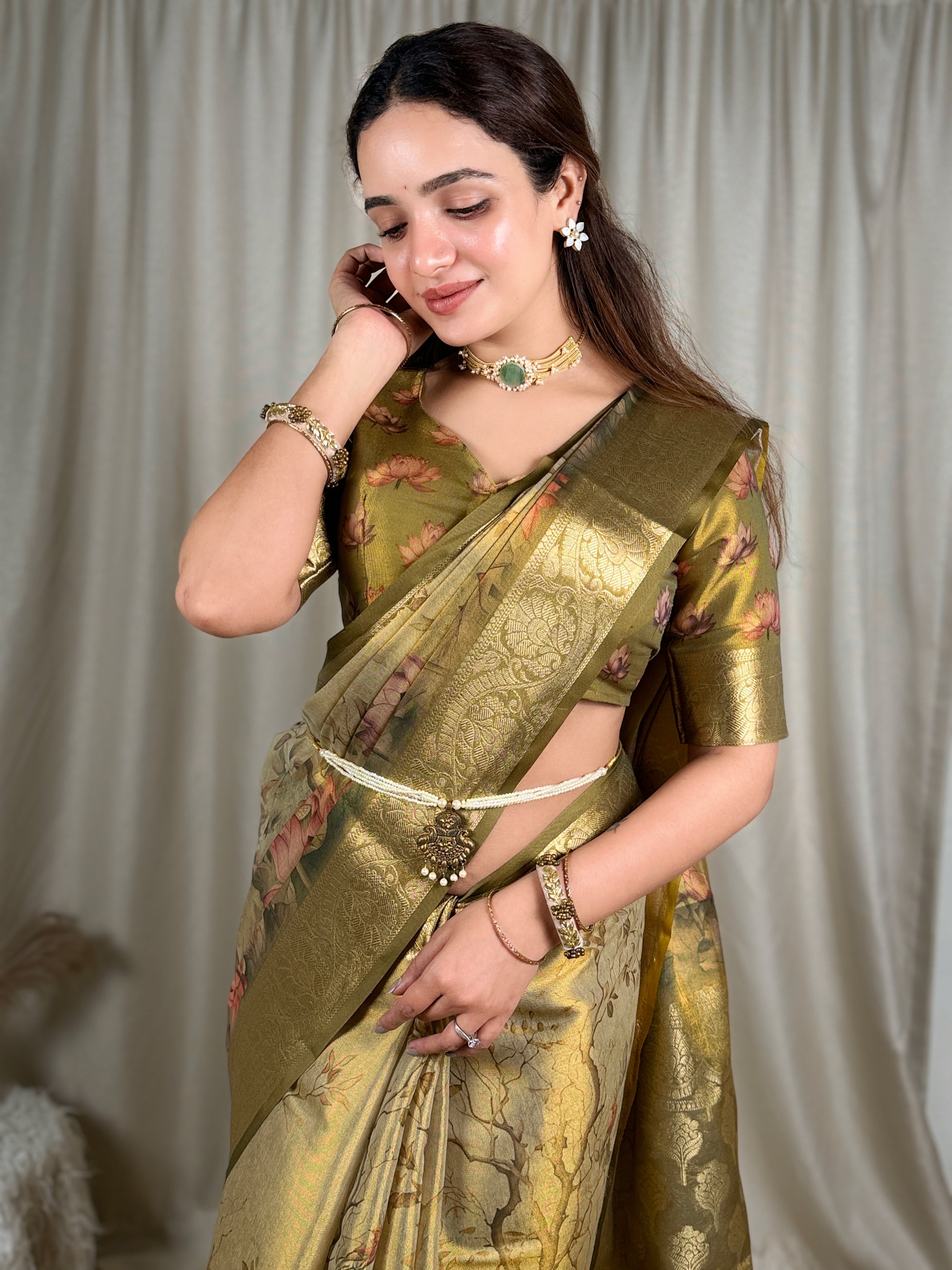 Divine Wedding Wear Tissue Silk Zari Weaving Border Rich Pallu Designer Saree With Unstitched Blouse Piece