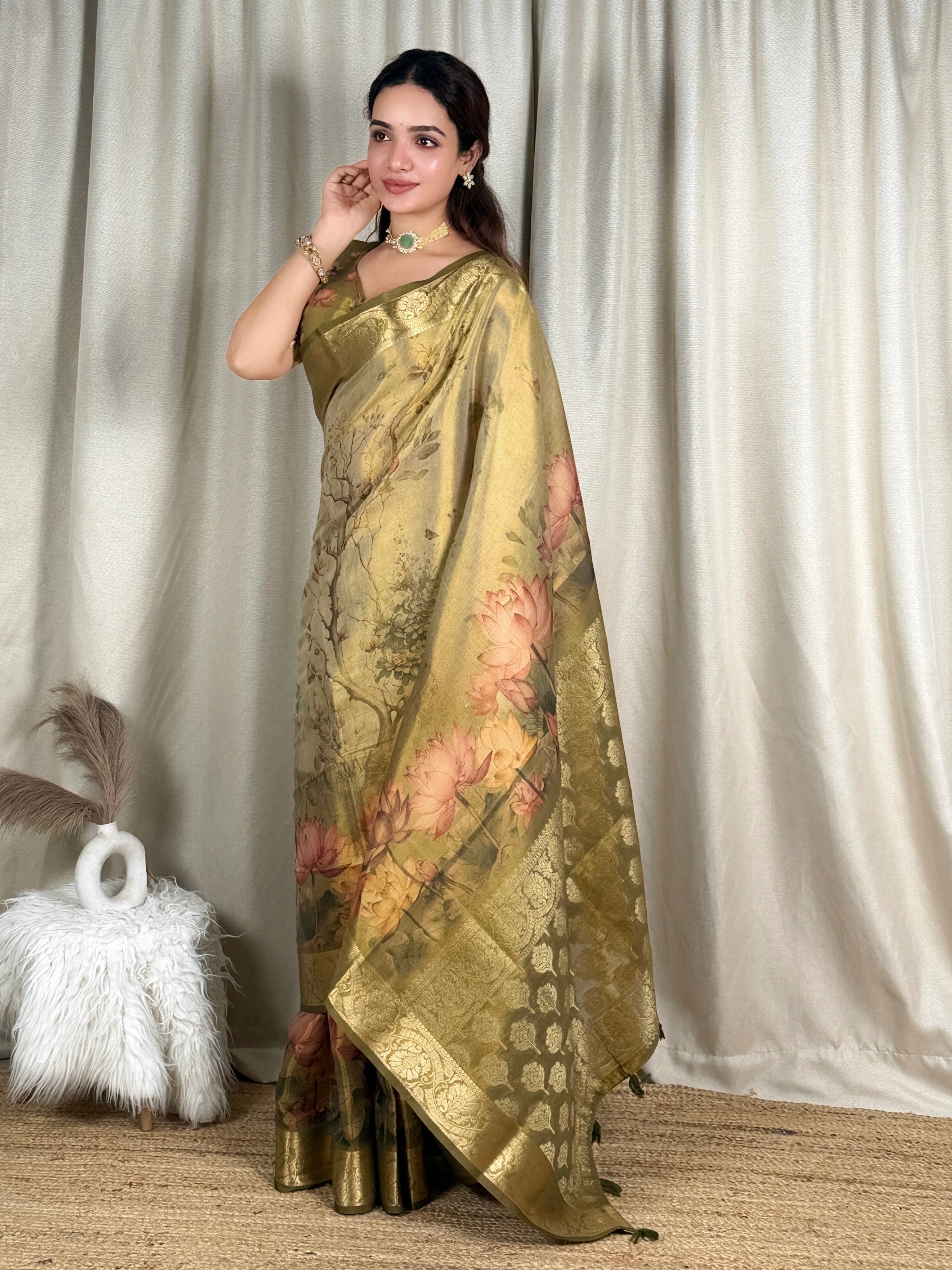 Divine Wedding Wear Tissue Silk Zari Weaving Border Rich Pallu Designer Saree With Unstitched Blouse Piece