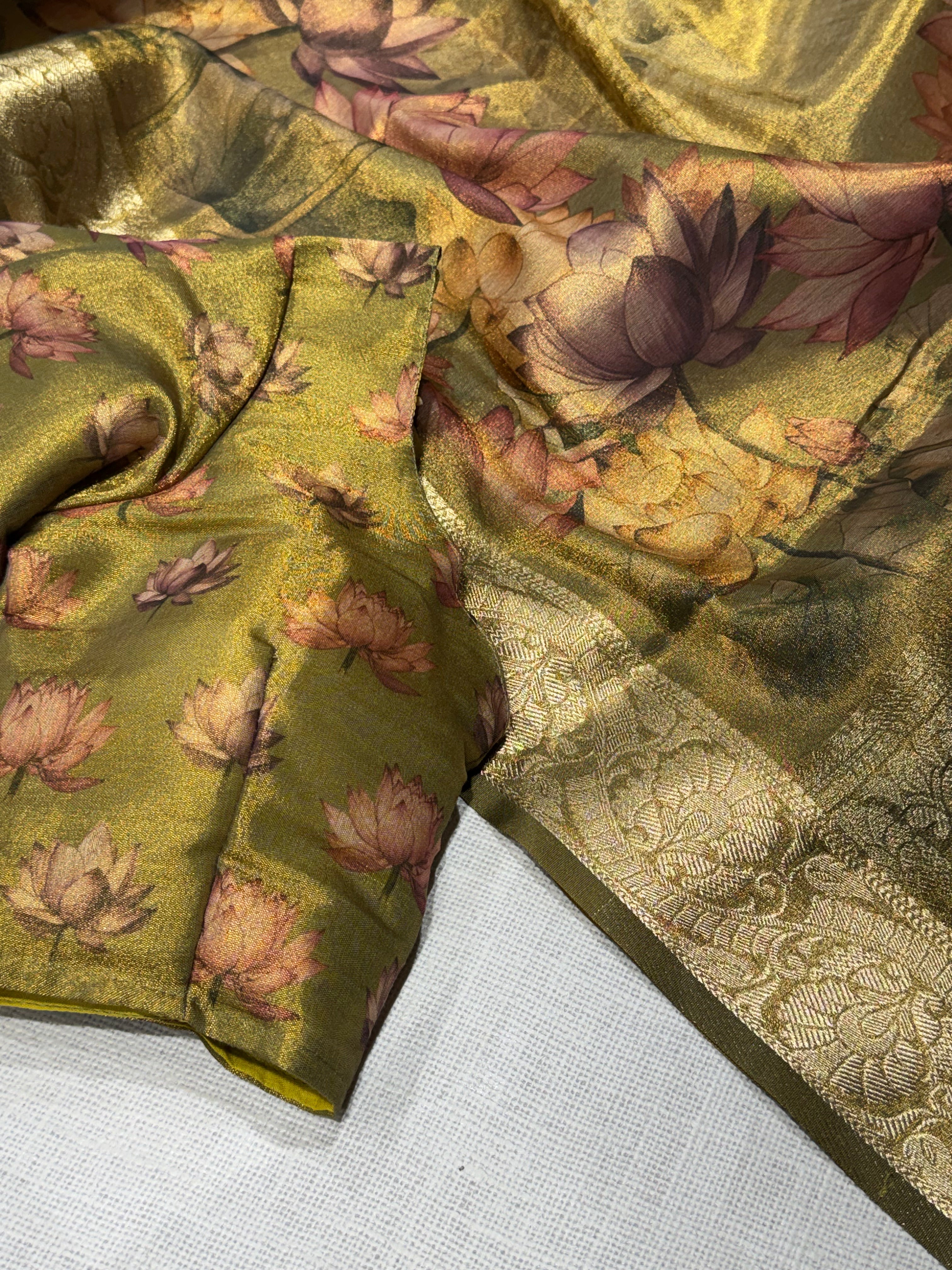 Divine Wedding Wear Tissue Silk Zari Weaving Border Rich Pallu Designer Saree With Unstitched Blouse Piece