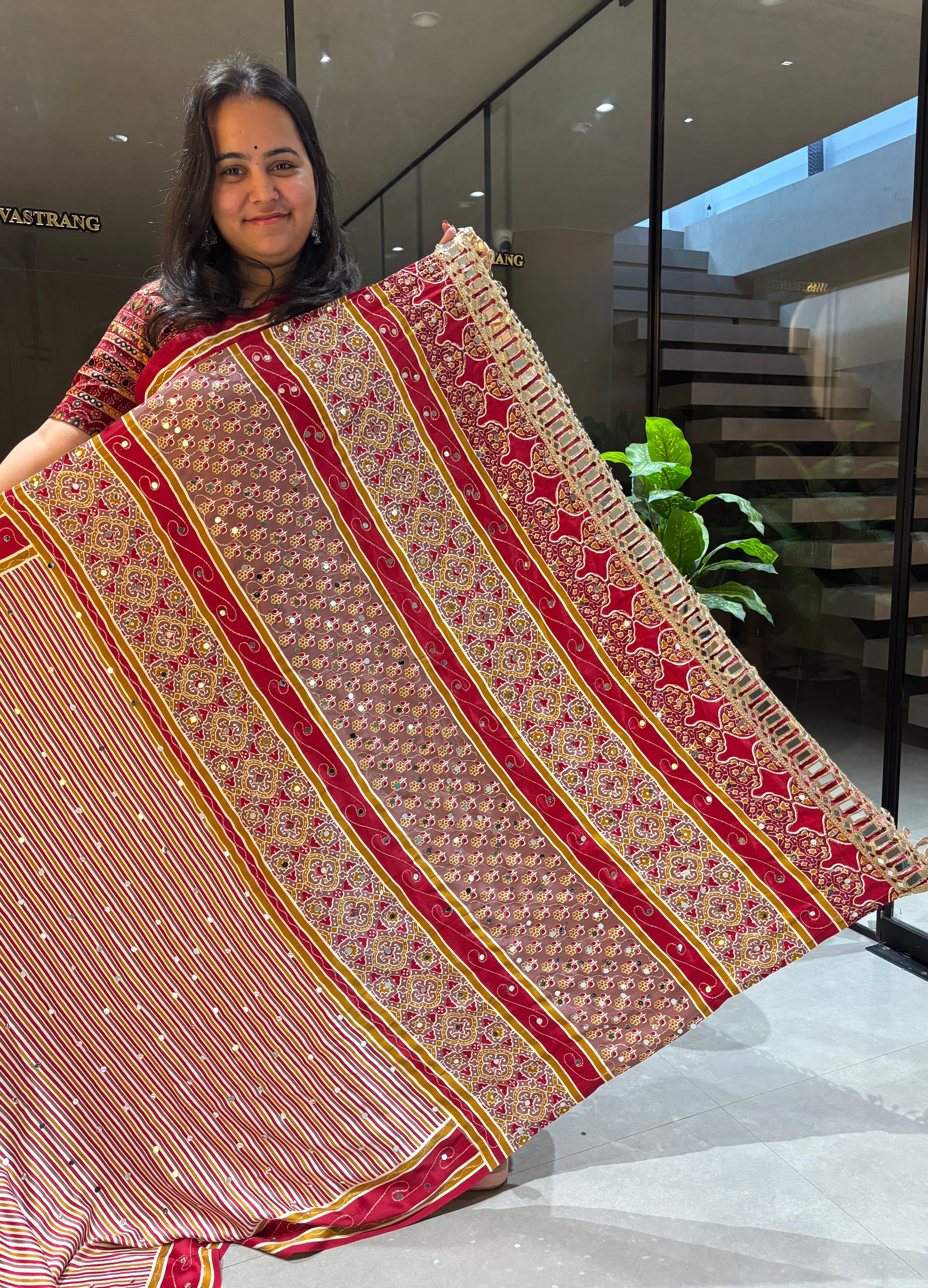 Magnetic Function Wear Satin Silk Rich Pallu Thread n Original Mirror Work Designer Saree With Blouse Piece