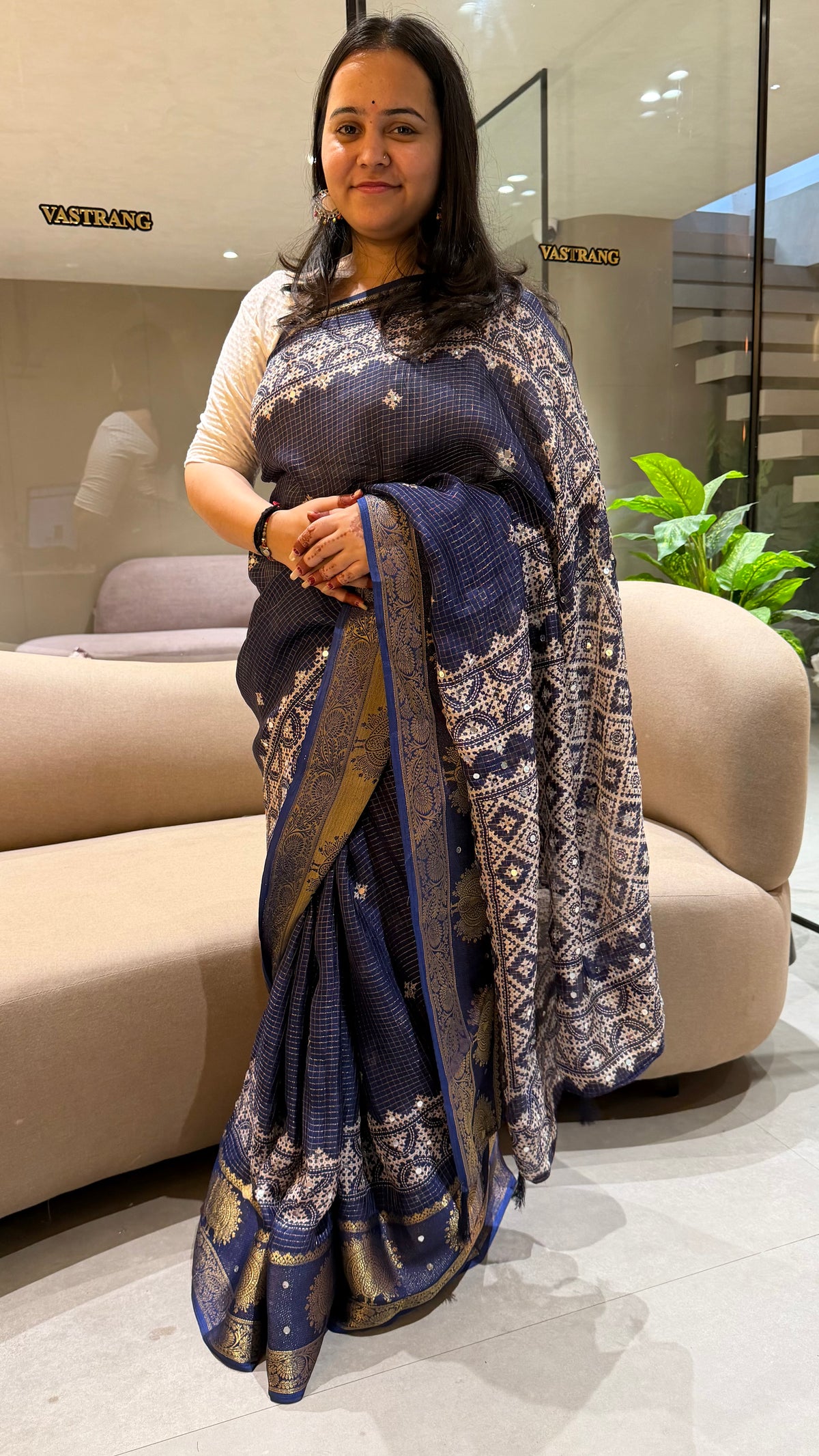 Divine Wedding Wear Silk Jacquard Border Mirror Work n Rich Pallu Designer Saree With Blouse Piece