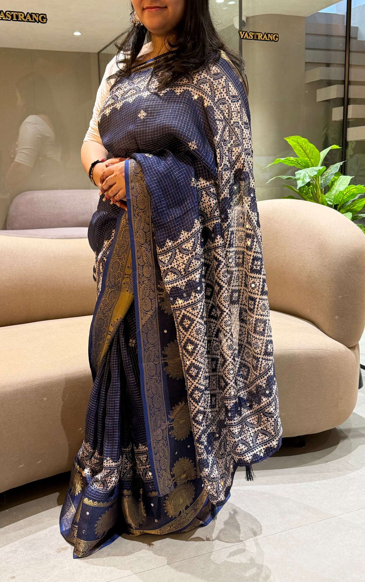 Divine Wedding Wear Silk Jacquard Border Mirror Work n Rich Pallu Designer Saree With Blouse Piece